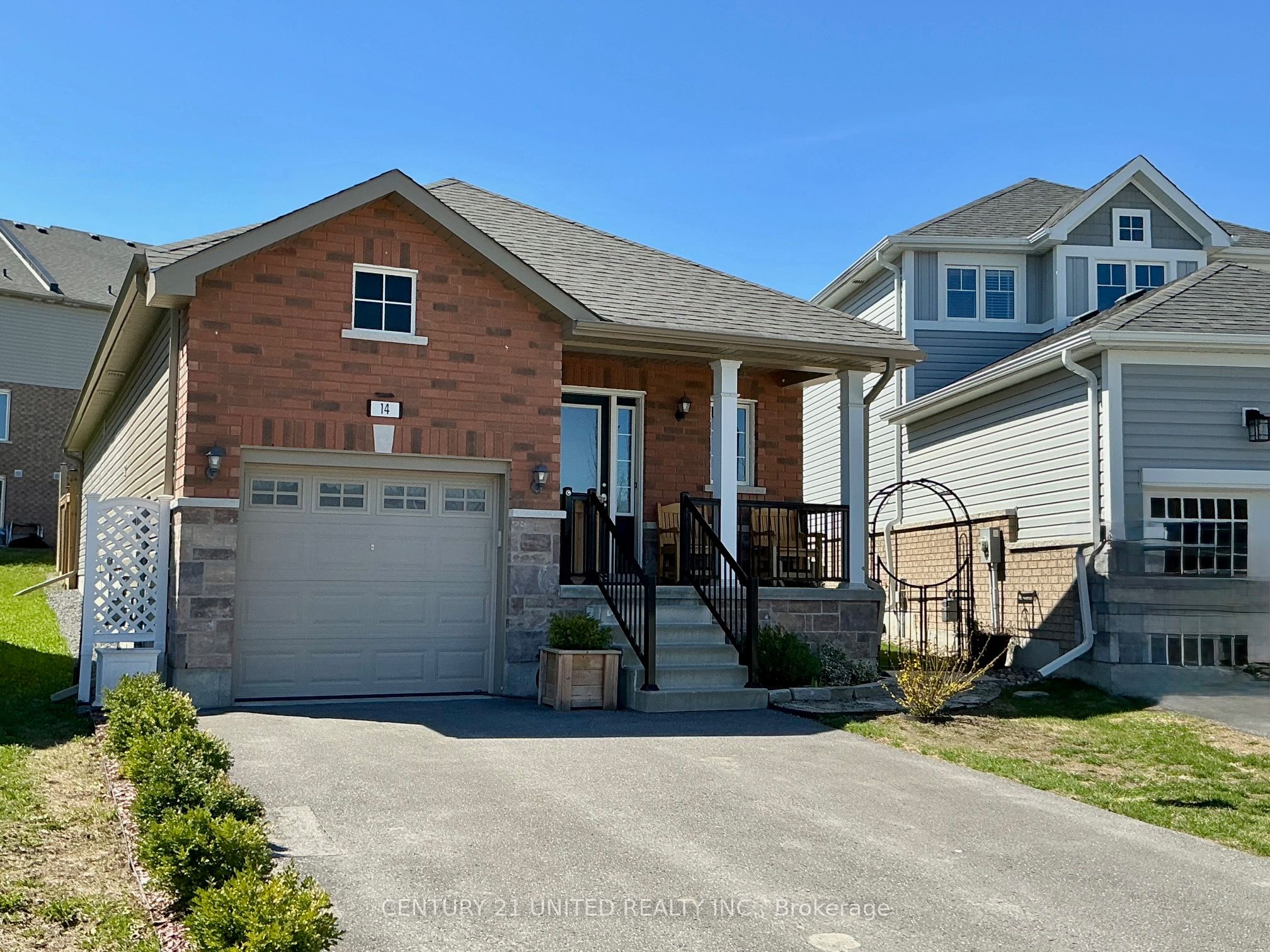 14 Summer Lane, Peterborough, ON K9L 0G4