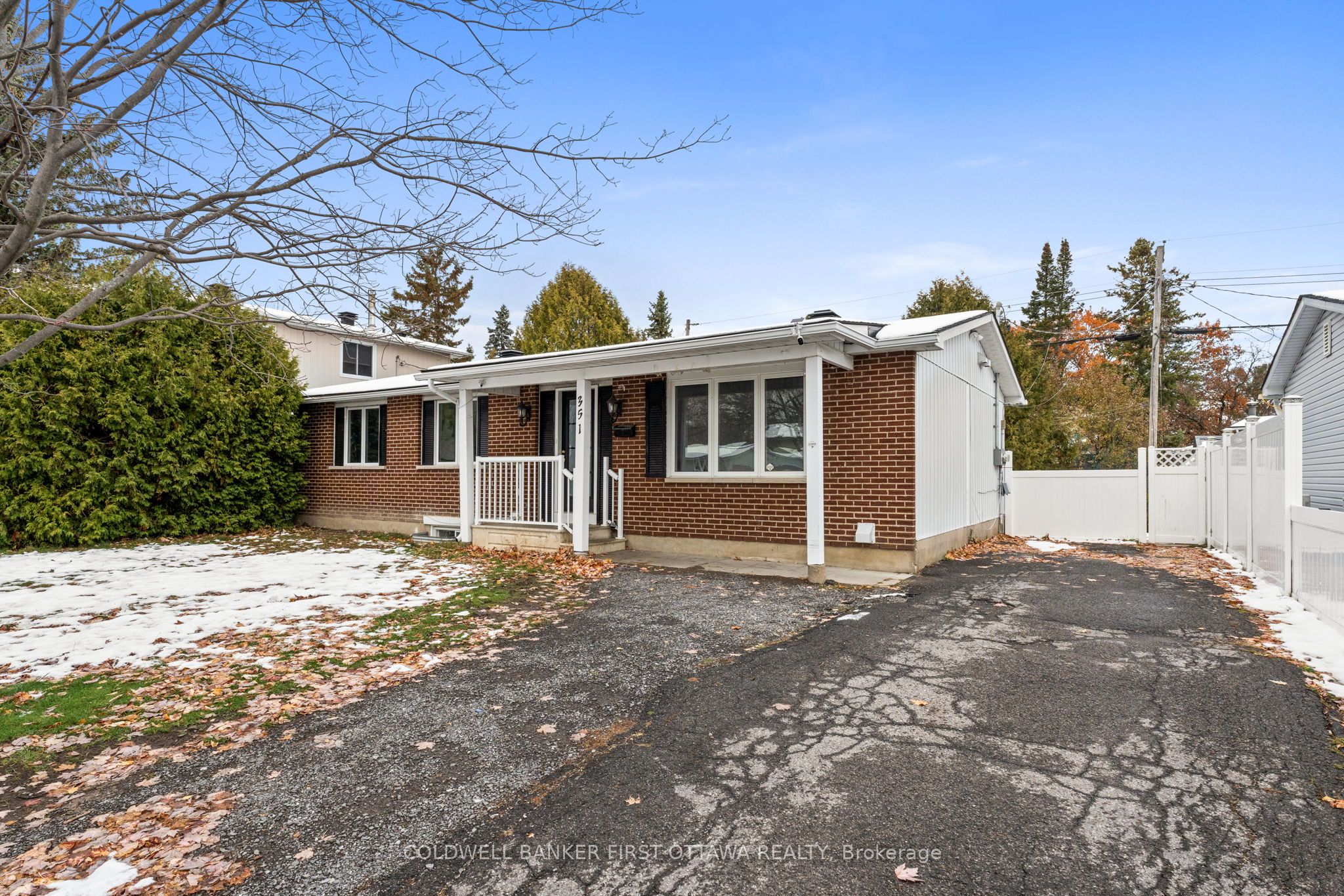 351 Amiens Street, Orleans - Cumberland and Area, ON K1E 1P1 photo 2