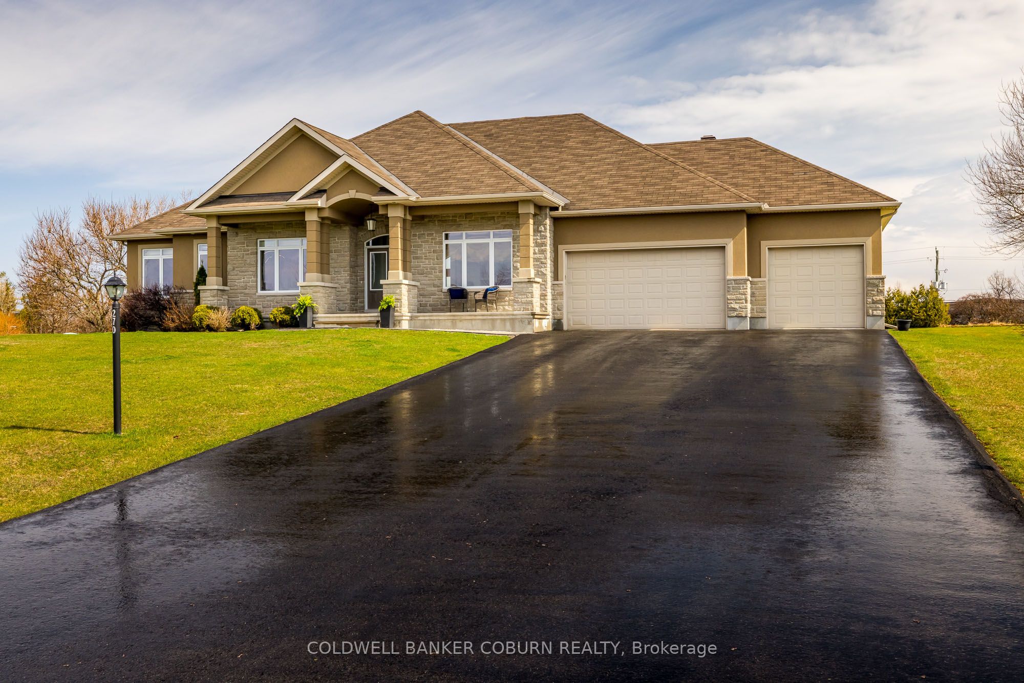 270 West Lake Circle, Carp - Huntley Ward, ON K0A 1L0 photo 2