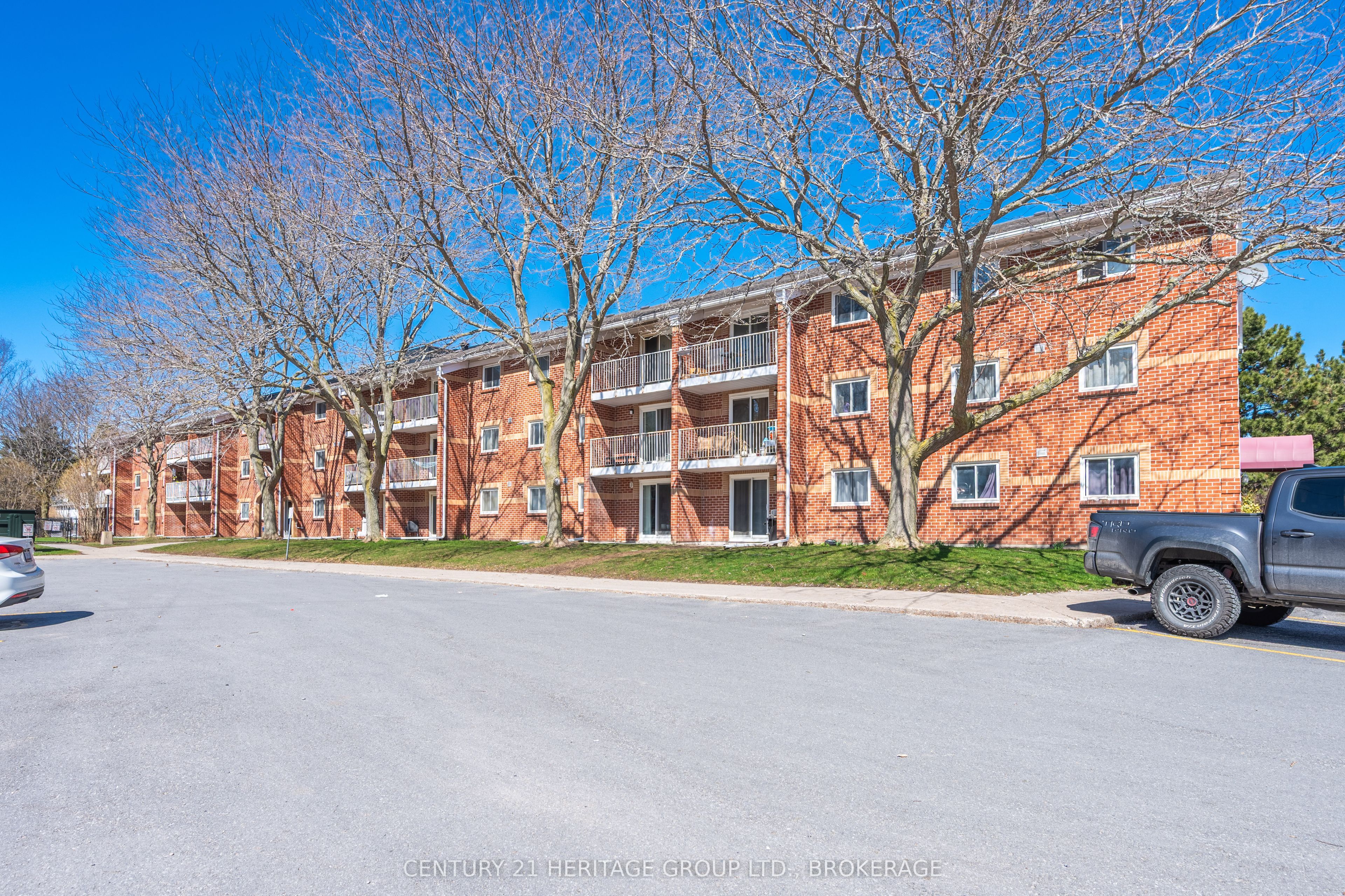 573 Armstrong Road 203, Kingston, ON K7M 8J8 photo 2