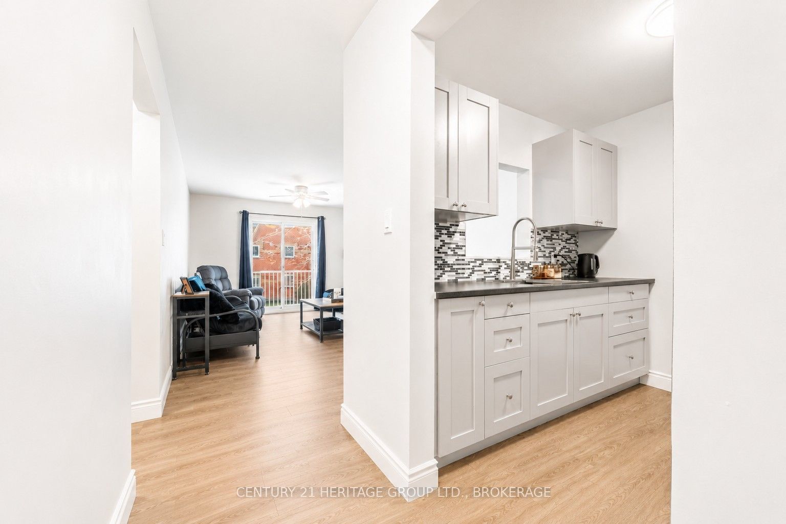573 Armstrong Road 203, Kingston, ON K7M 8J8 photo 4