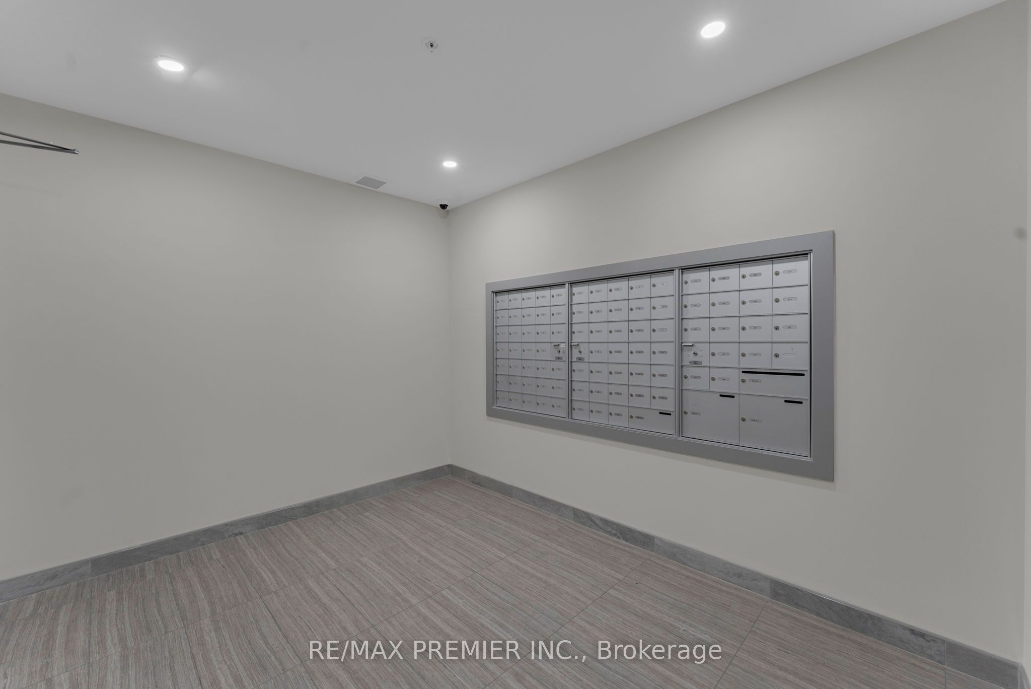 1000 Lackner Place 215, Kitchener, ON N2A 0L9 photo 4