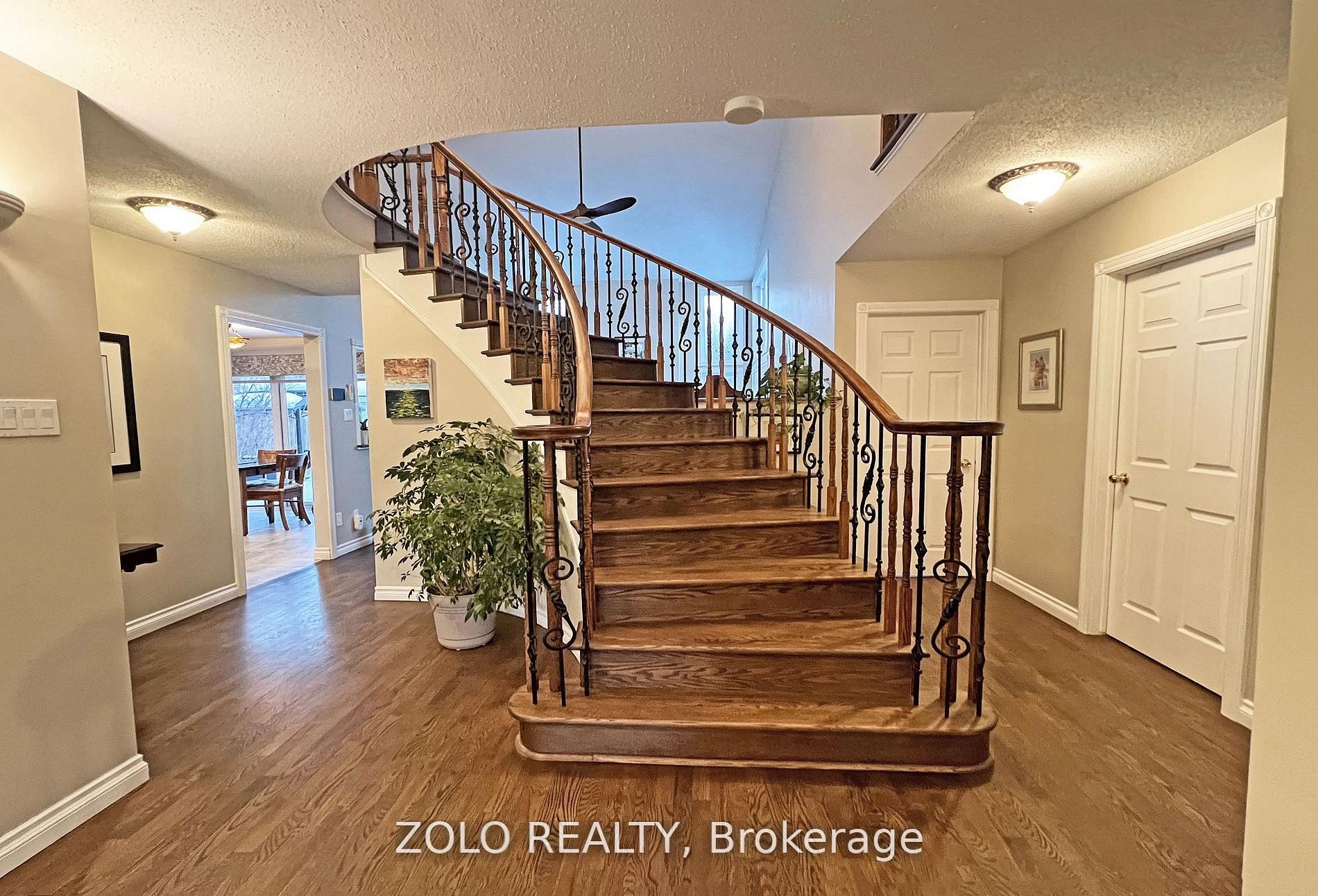 736 Hauteview Crescent, Orleans - Cumberland and Area, ON K4A 2B8 photo 5
