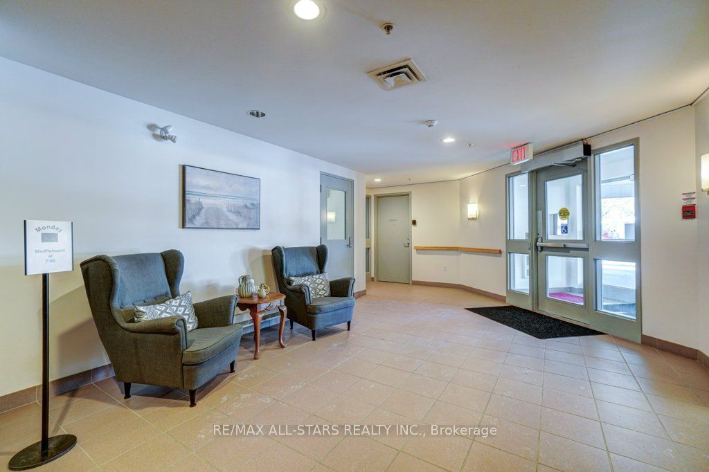8 Huron Street 303, Kawartha Lakes, ON K9V 6K3 photo 3