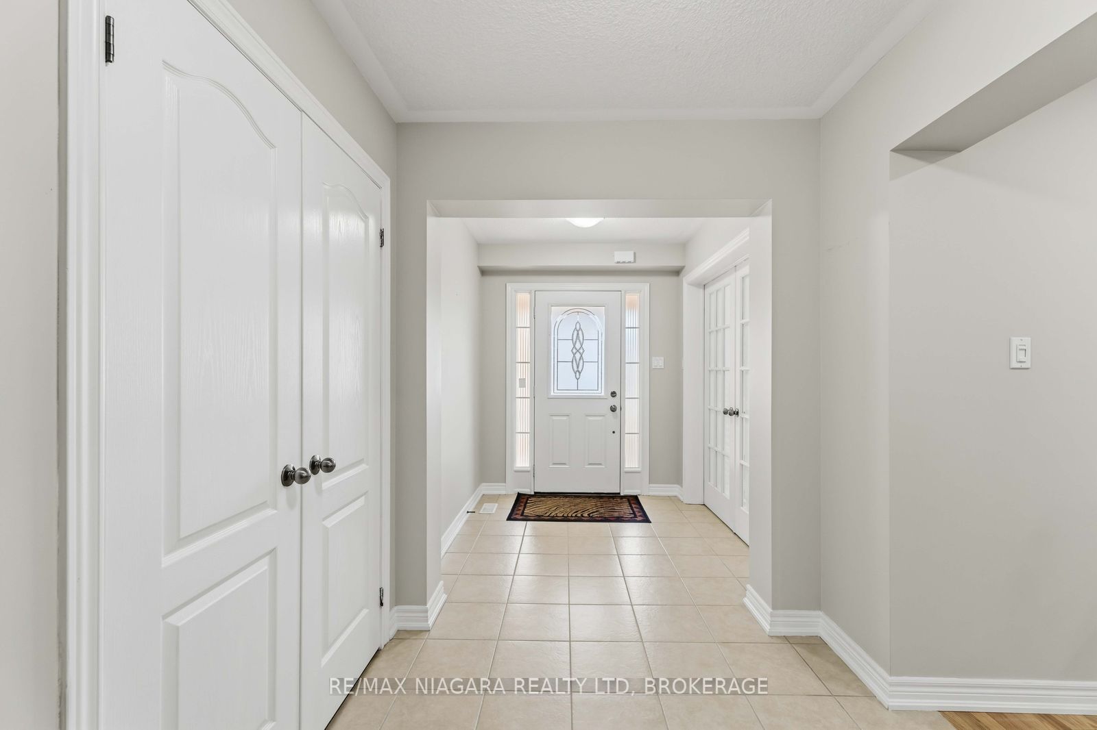 6537 St Michael Avenue, Niagara Falls, ON L2H 0C6 photo 2