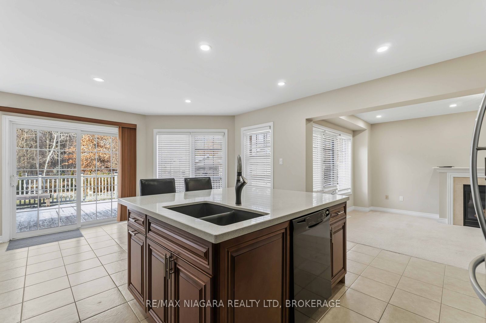 6537 St Michael Avenue, Niagara Falls, ON L2H 0C6 photo 5