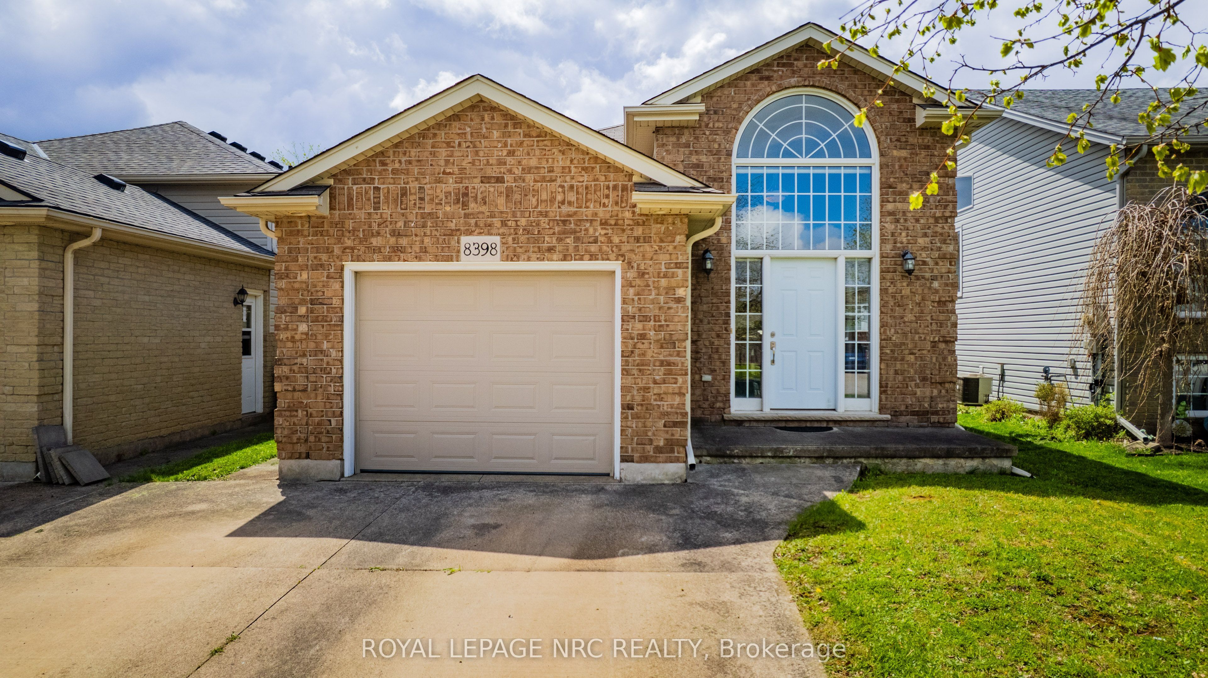 8398 Atack Court, Niagara Falls, ON L2H 3N4