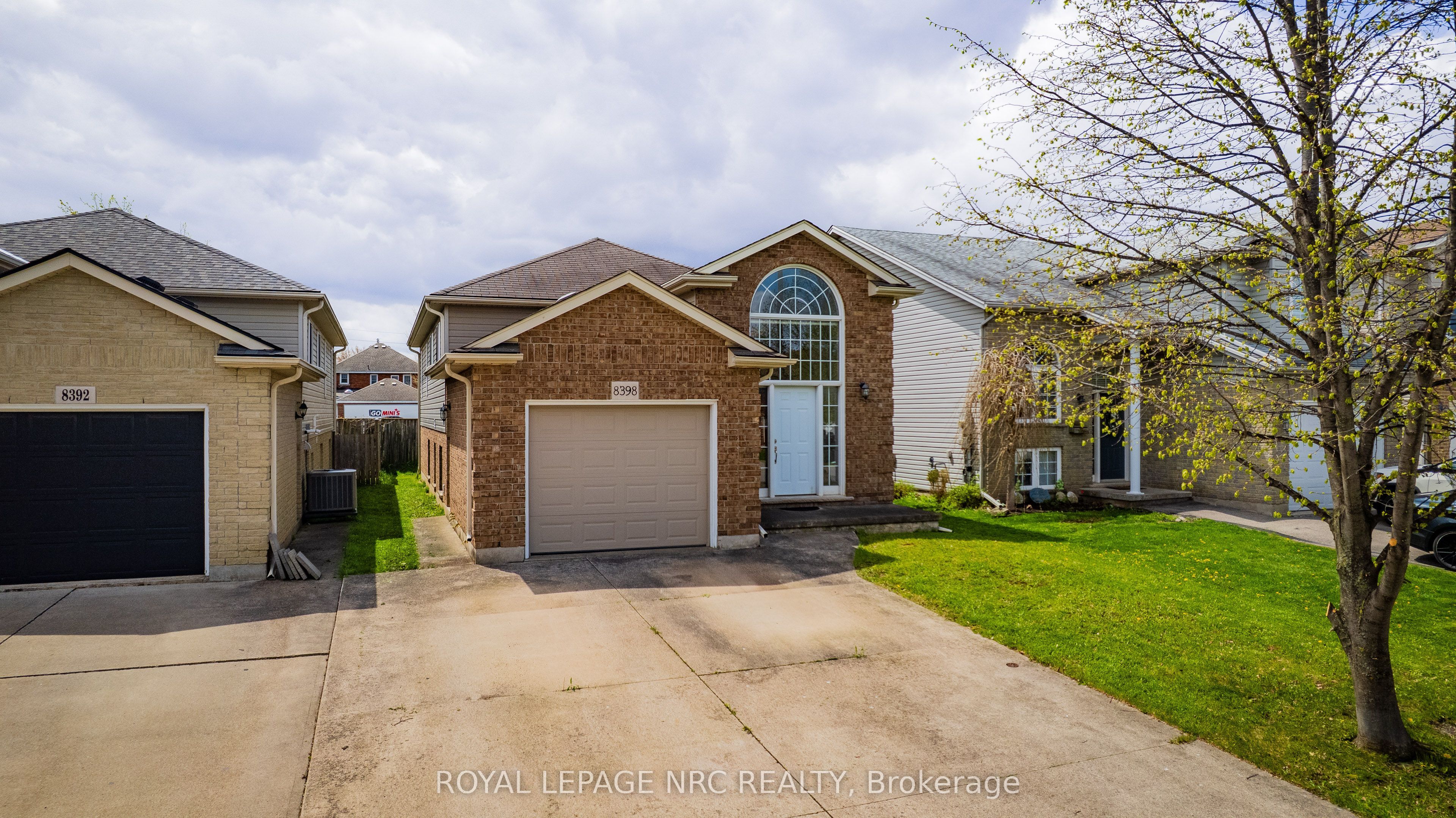 8398 Atack Court, Niagara Falls, ON L2H 3N4 photo 2