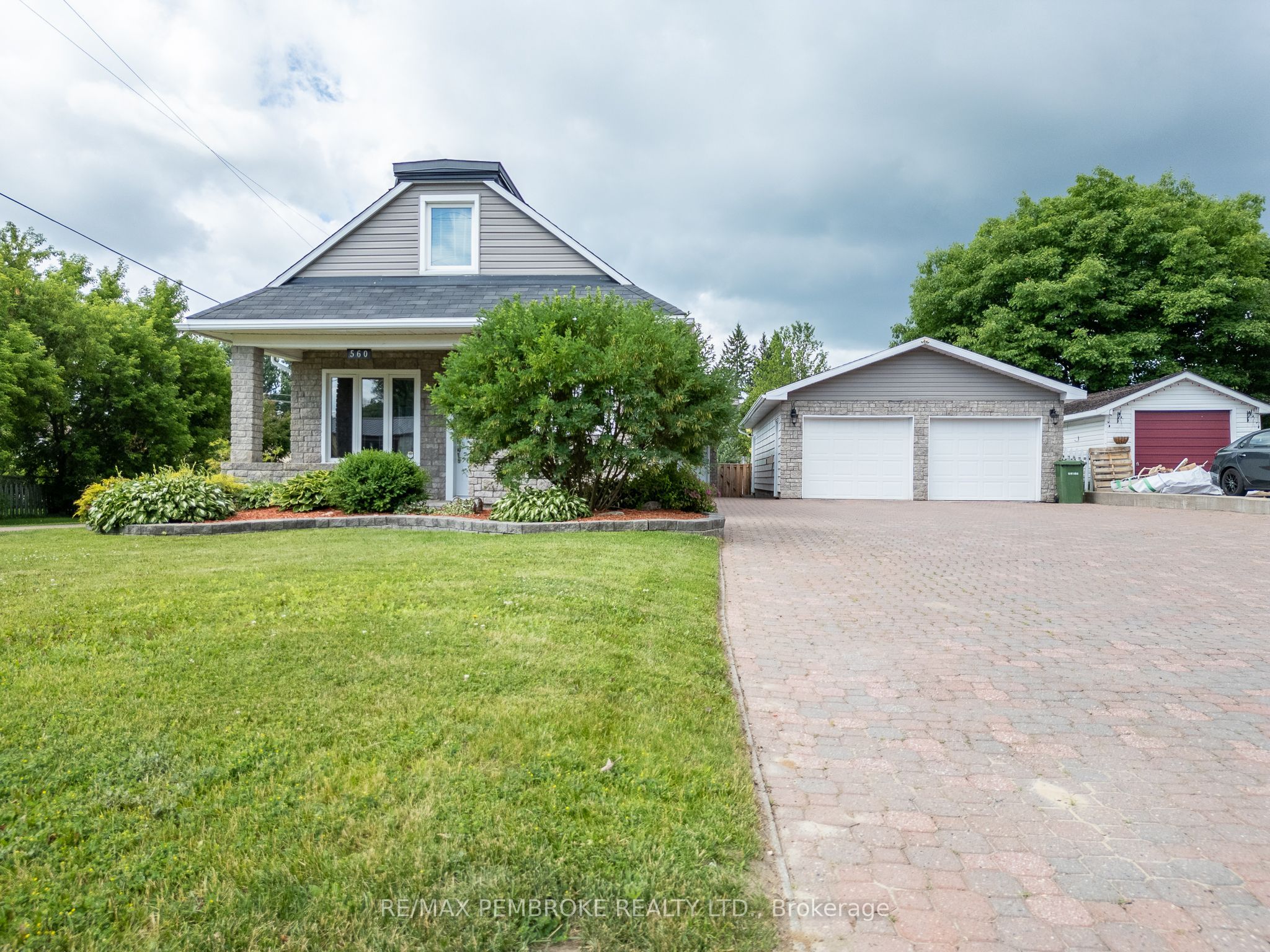 560 Boundary Road E, Laurentian Valley, ON K8A 6M3