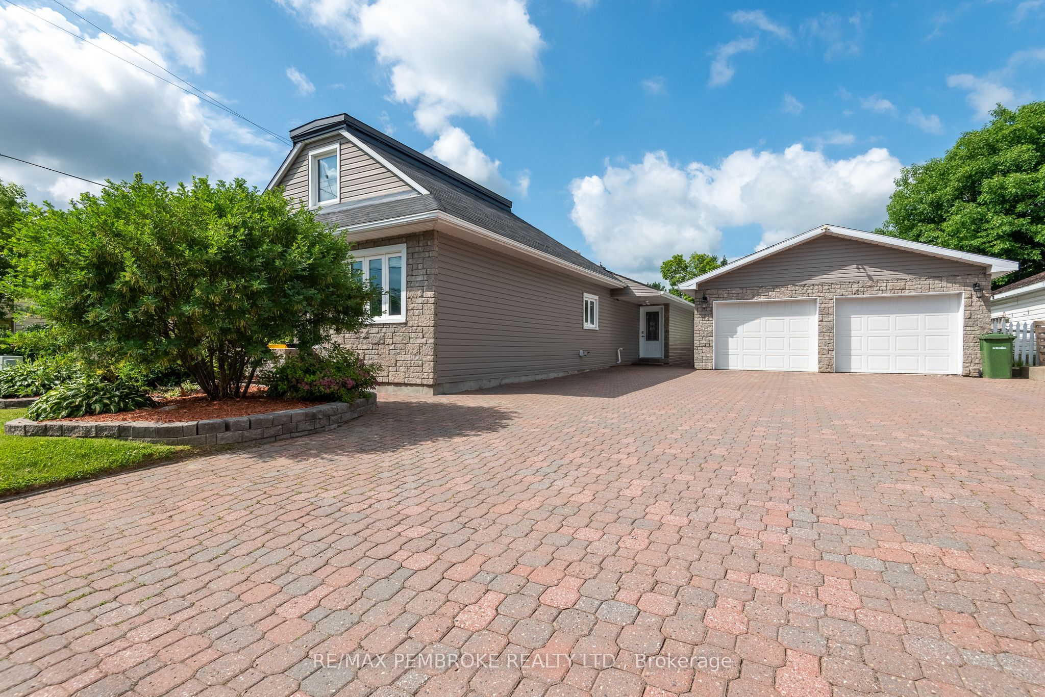 560 Boundary Road E, Laurentian Valley, ON K8A 6M3 photo 3