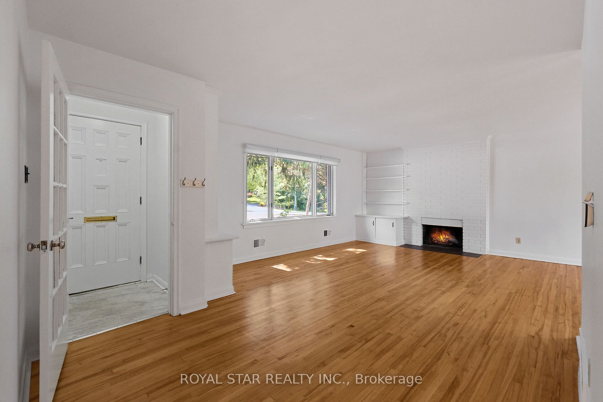 10 Delong Drive, Beacon Hill North - South and Area, ON K1J 7E6 photo 2