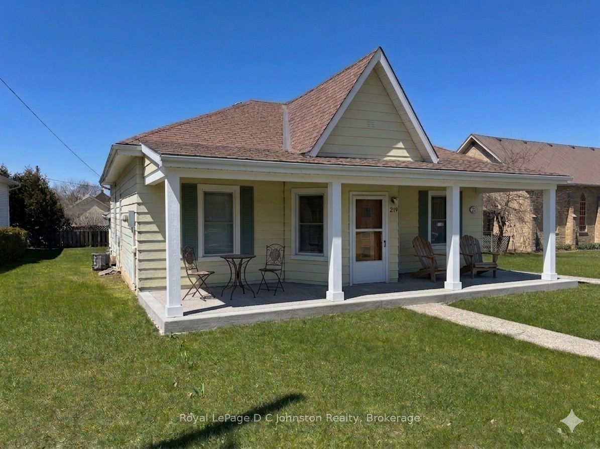 21 Victoria Street S, Saugeen Shores, ON N0H 2L0