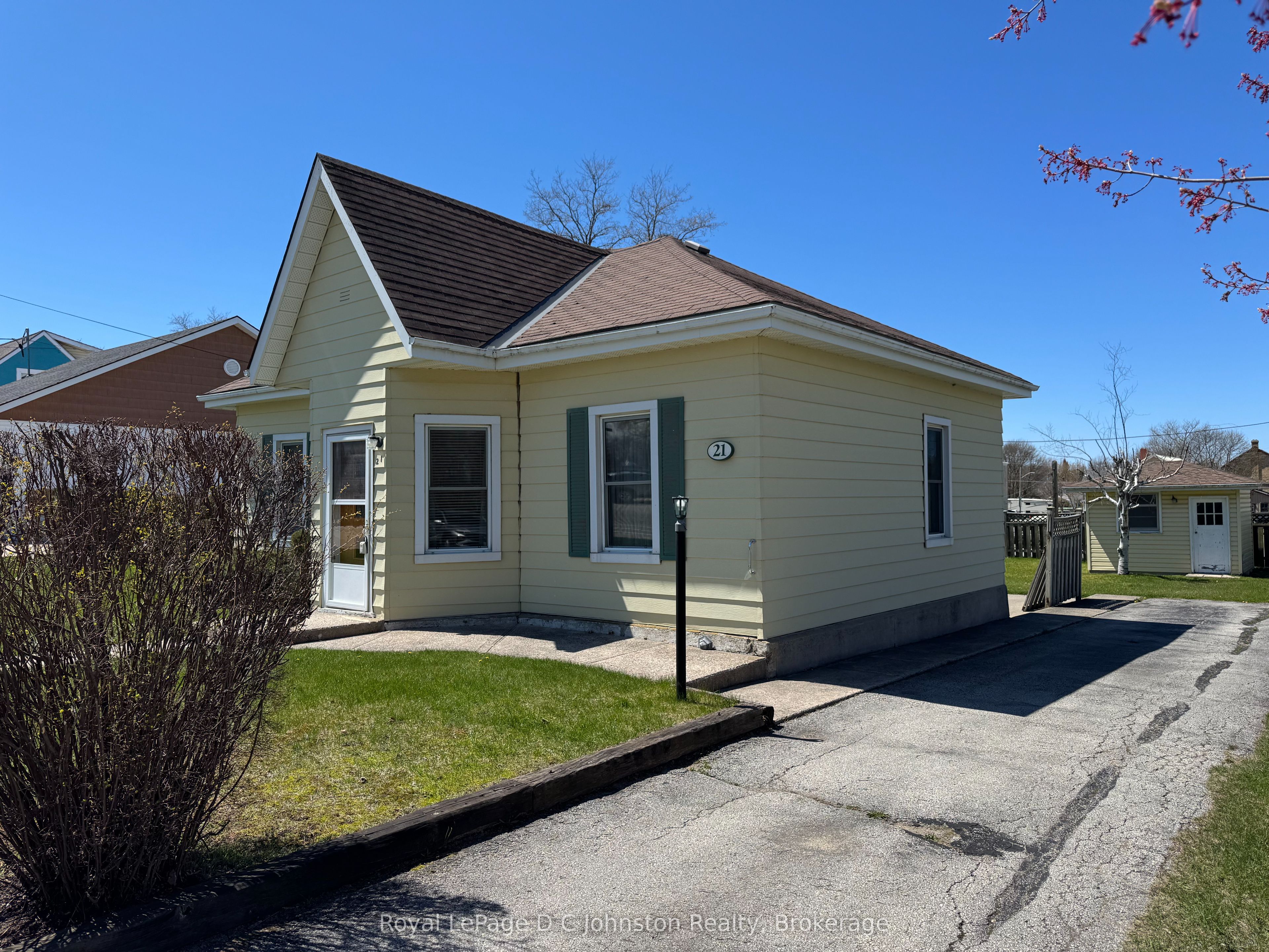 21 Victoria Street S, Saugeen Shores, ON N0H 2L0 photo 4
