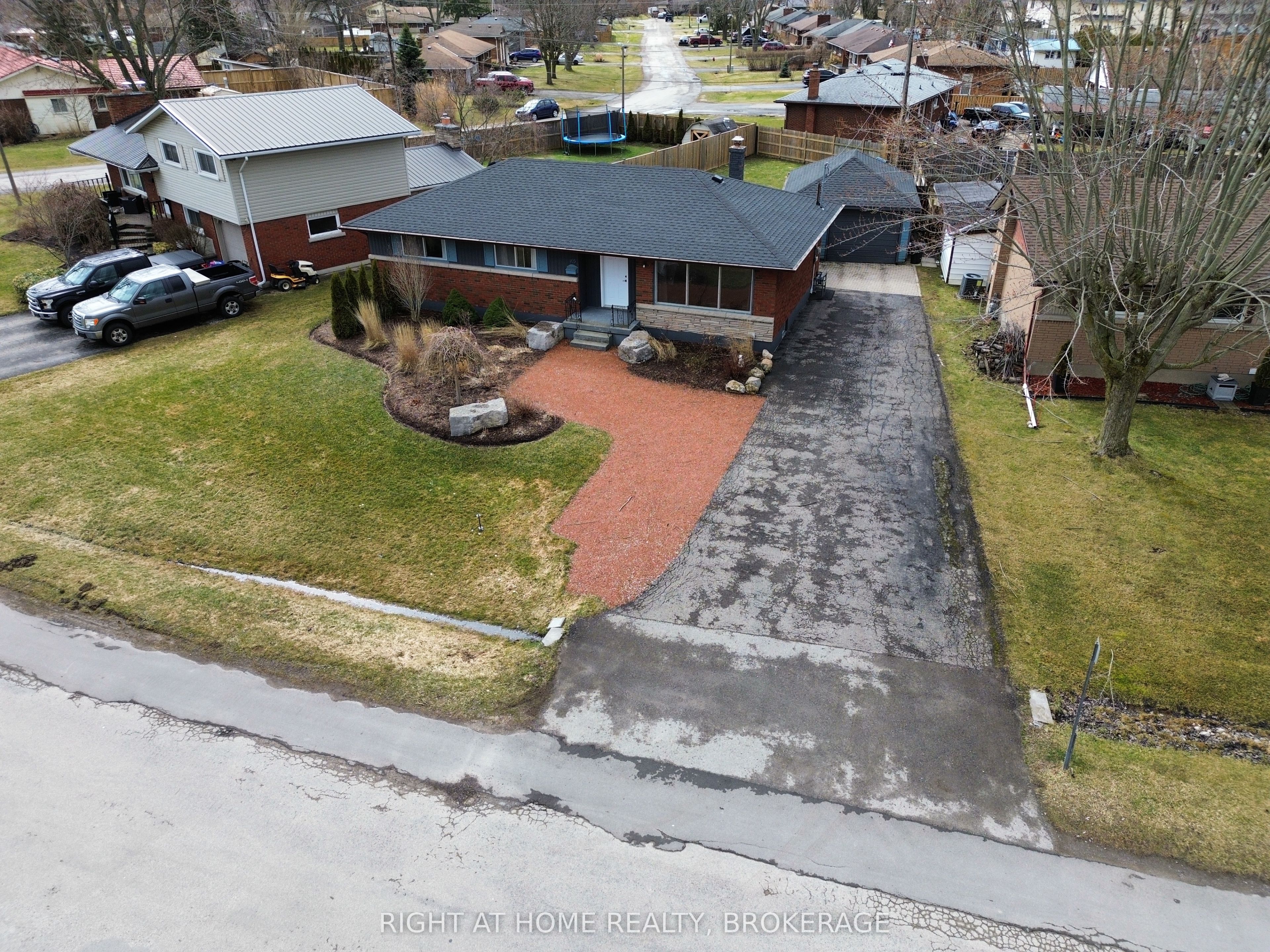 105 Glenwood Parkway, Welland, ON L3B 5M7 photo 3