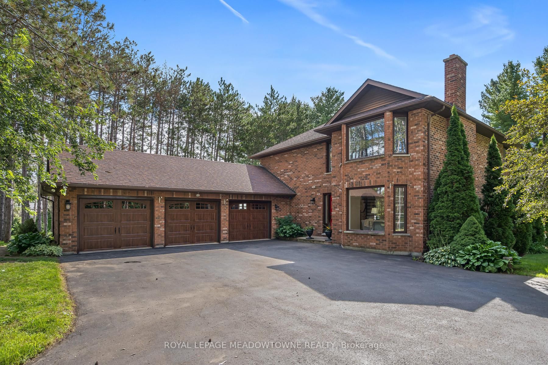 4 Pine Ridge Road, Erin, ON N0B 1T0