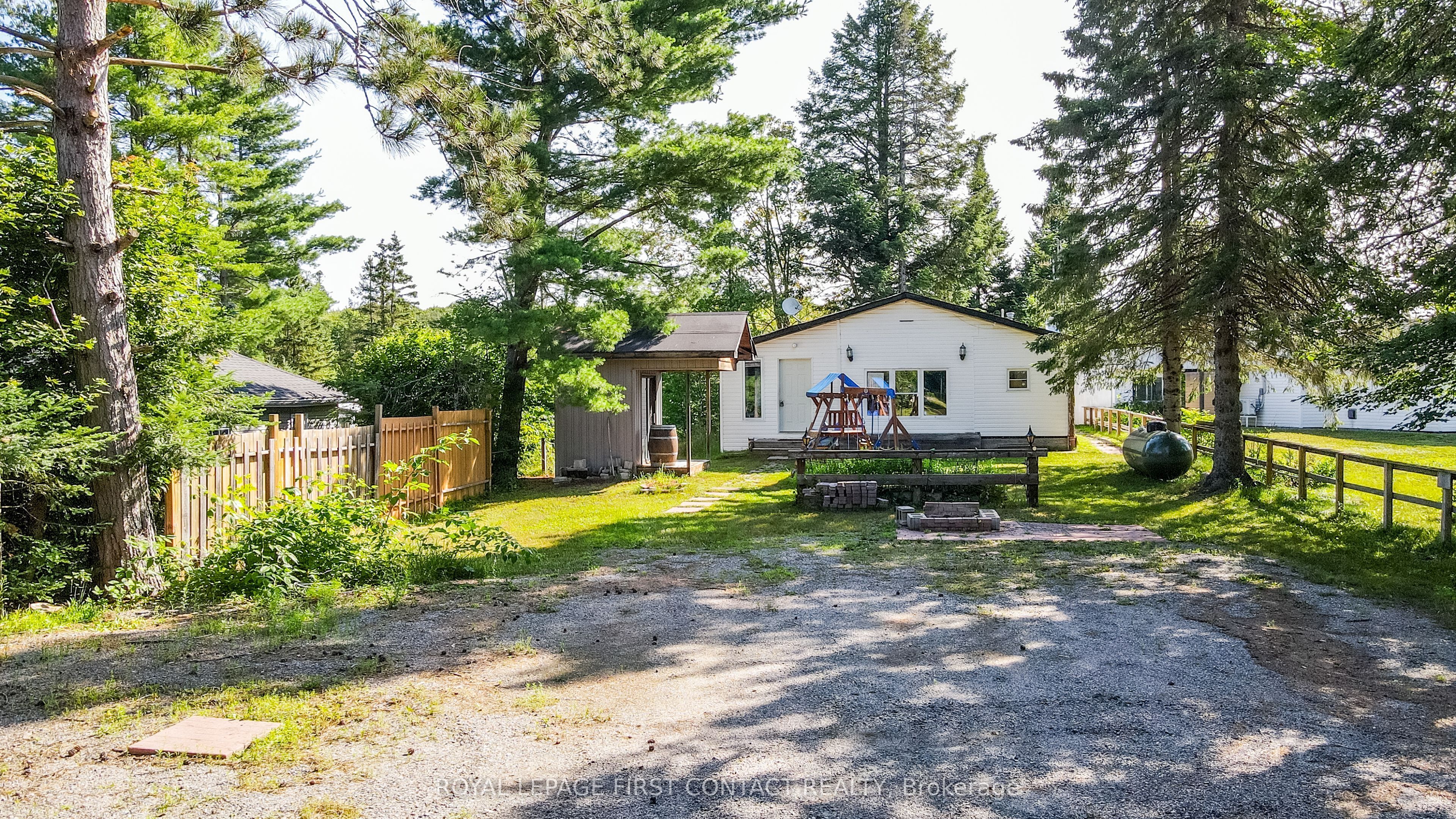 1088 Colony Road, Lake of Bays, ON P1L 1X3 photo 2