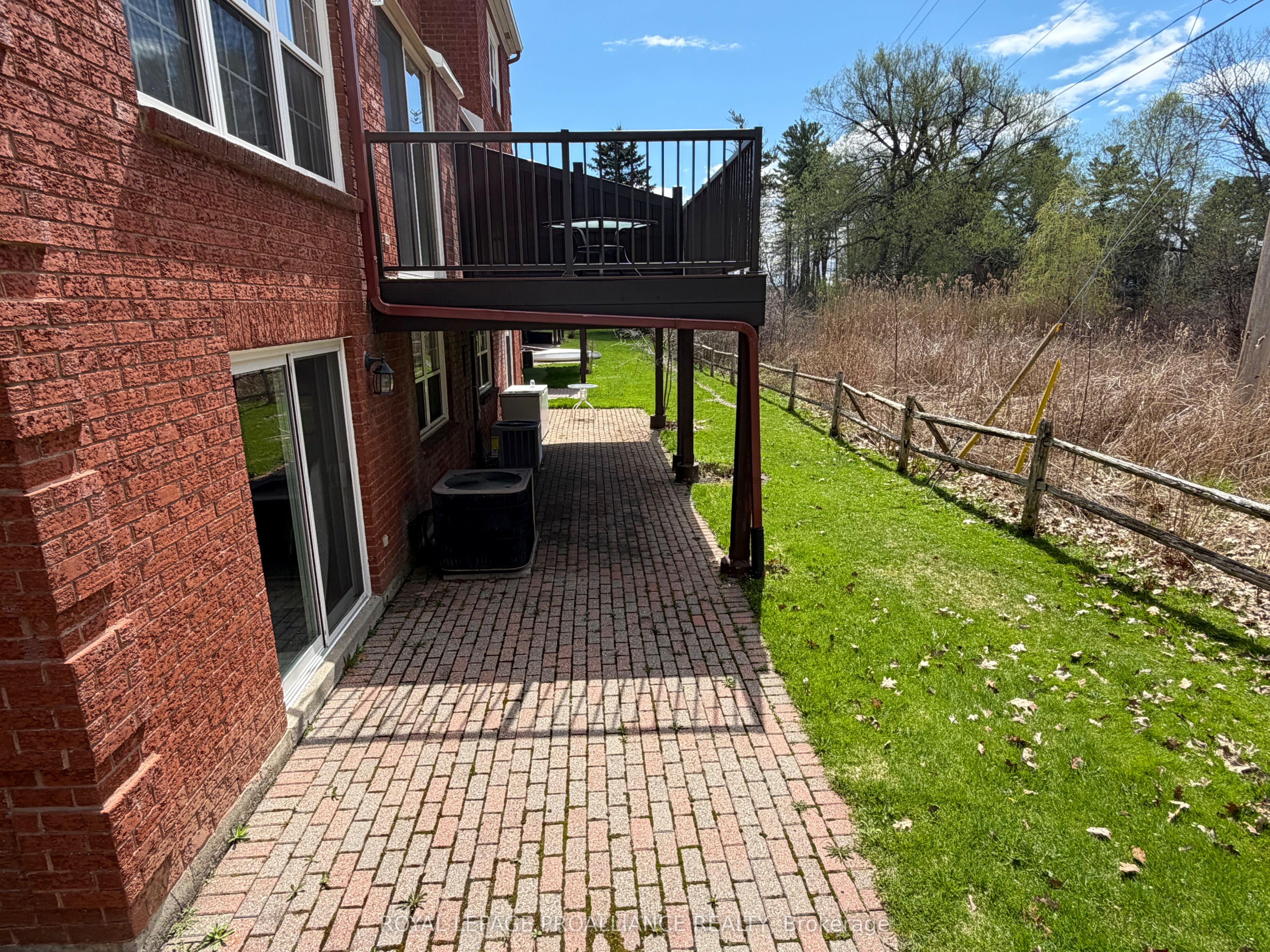 39 Country Club Place, Brockville, ON K6V 6T8 photo 4