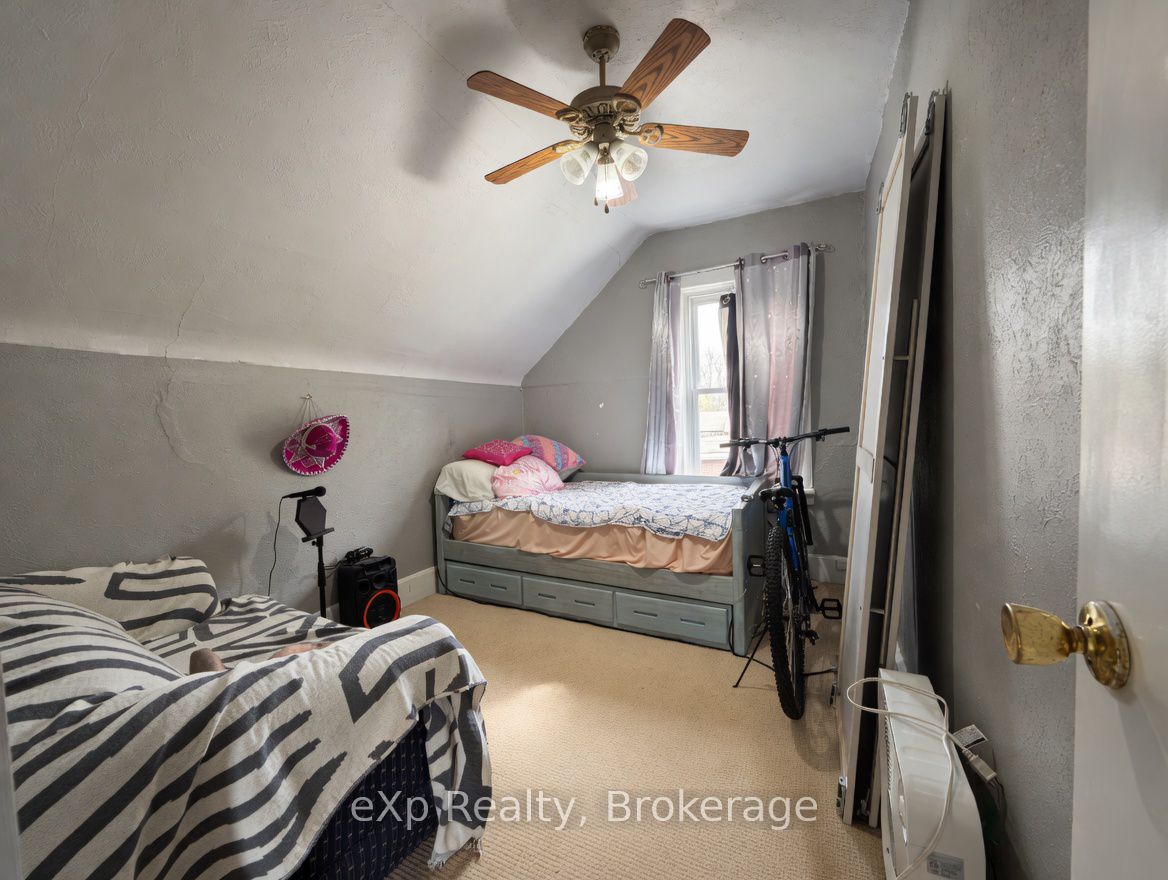 572 9th Avenue, Hanover, ON N4N 2M8