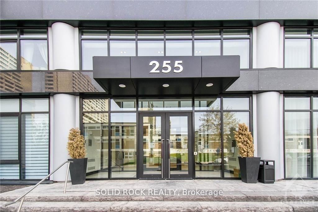255 Bay Street 213, Ottawa Centre, ON K1R 5Z4