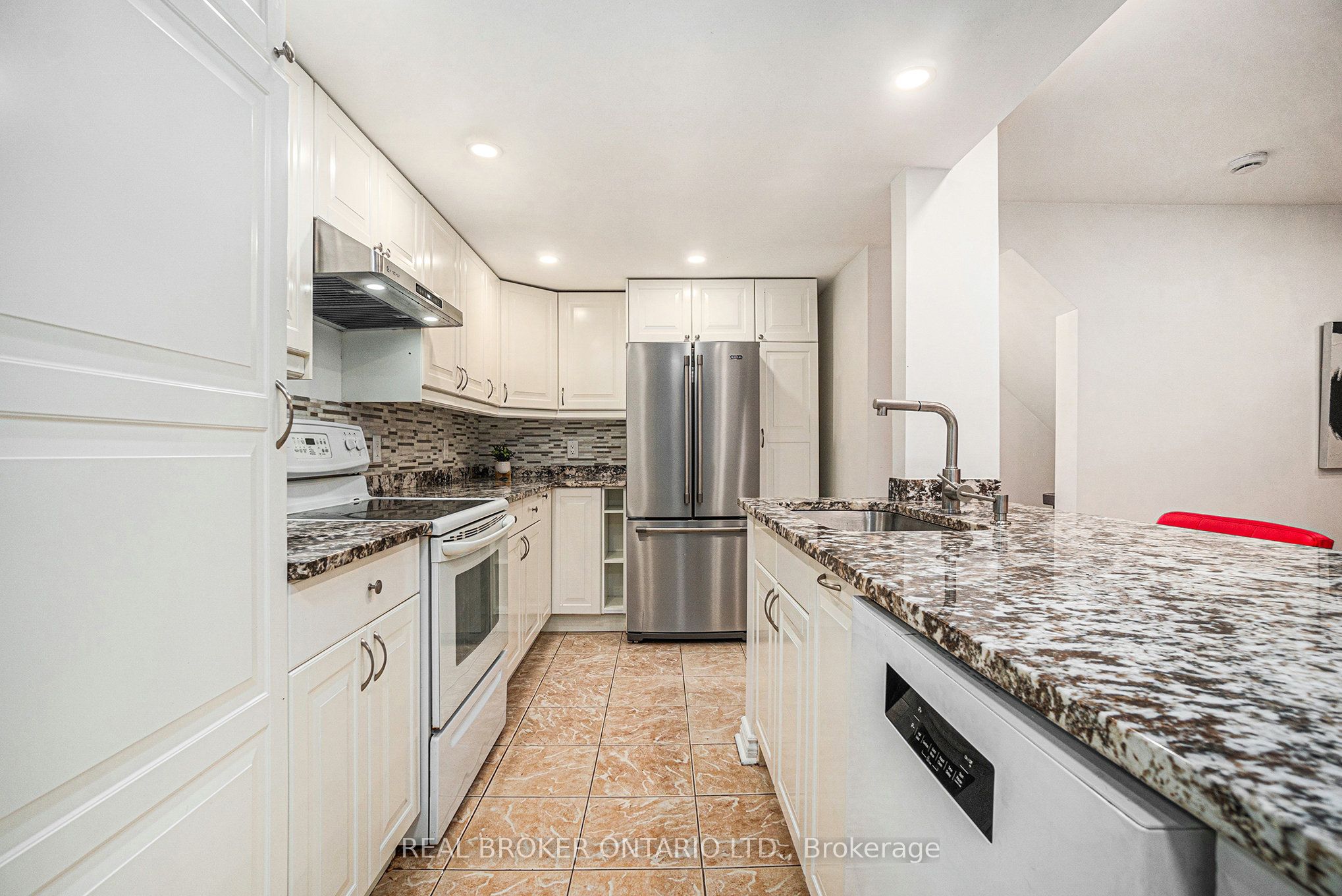 1204 Shillington Avenue 5, Carlington - Central Park, ON K1Z 7Z4 photo 5
