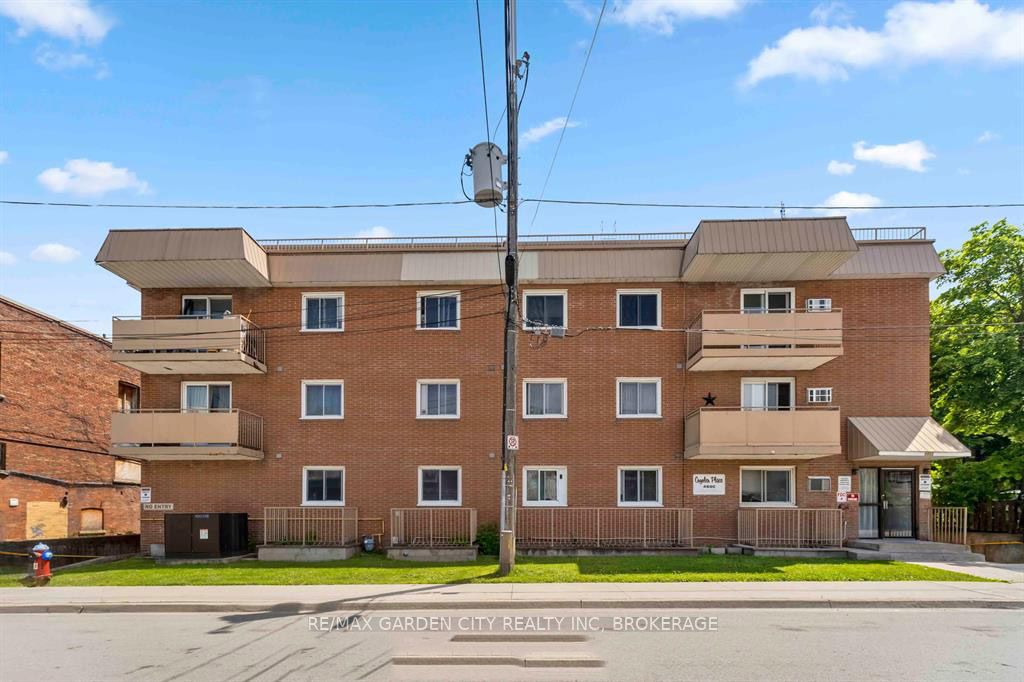 4692 Crysler Avenue 202, Niagara Falls, ON L2E 3V8 photo 2