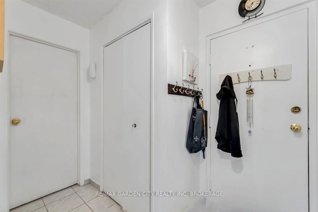 4692 Crysler Avenue 202, Niagara Falls, ON L2E 3V8 photo 5