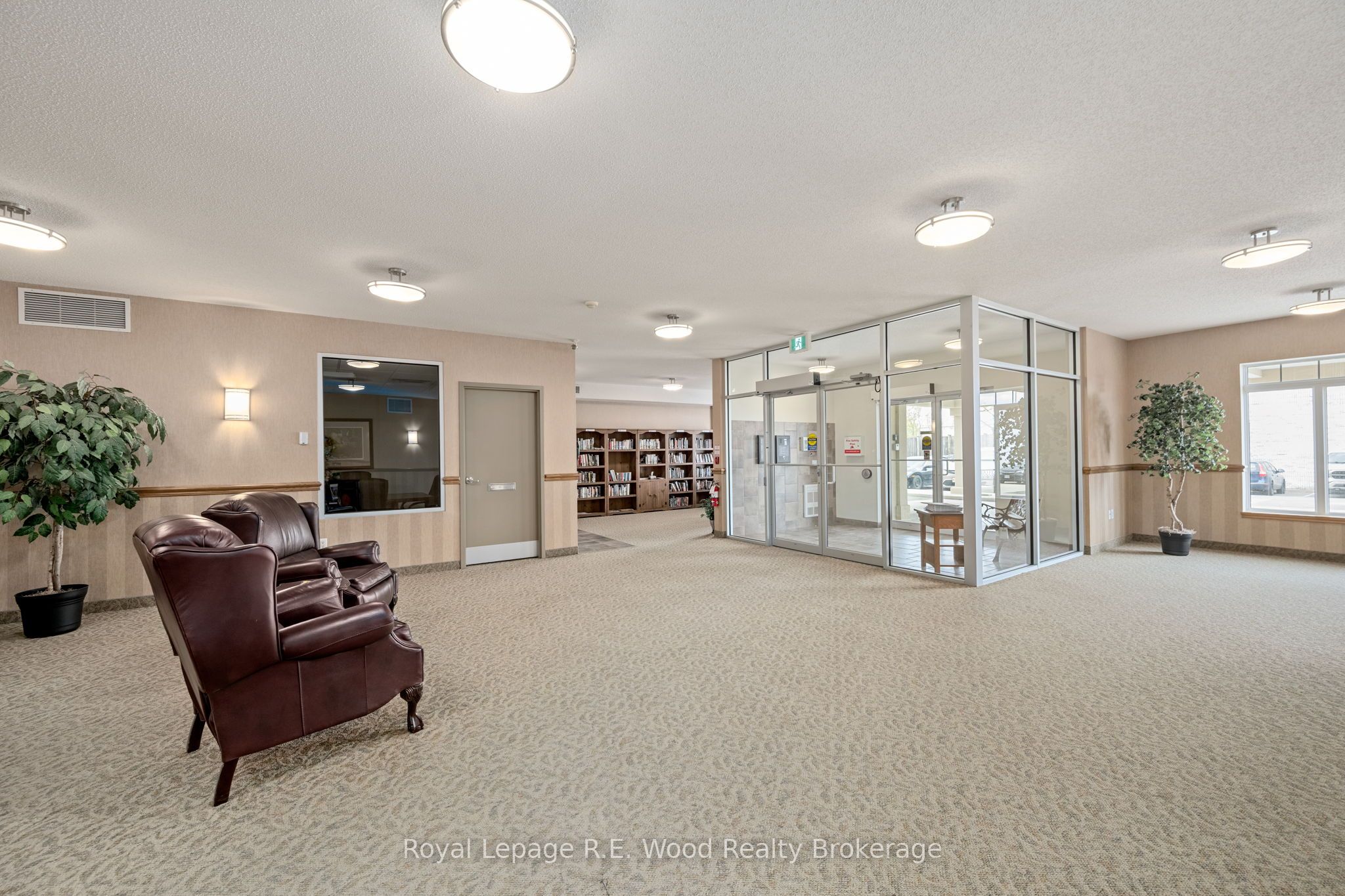 80 Bridge Street E 205, Tillsonburg, ON N4G 1T2 photo 3
