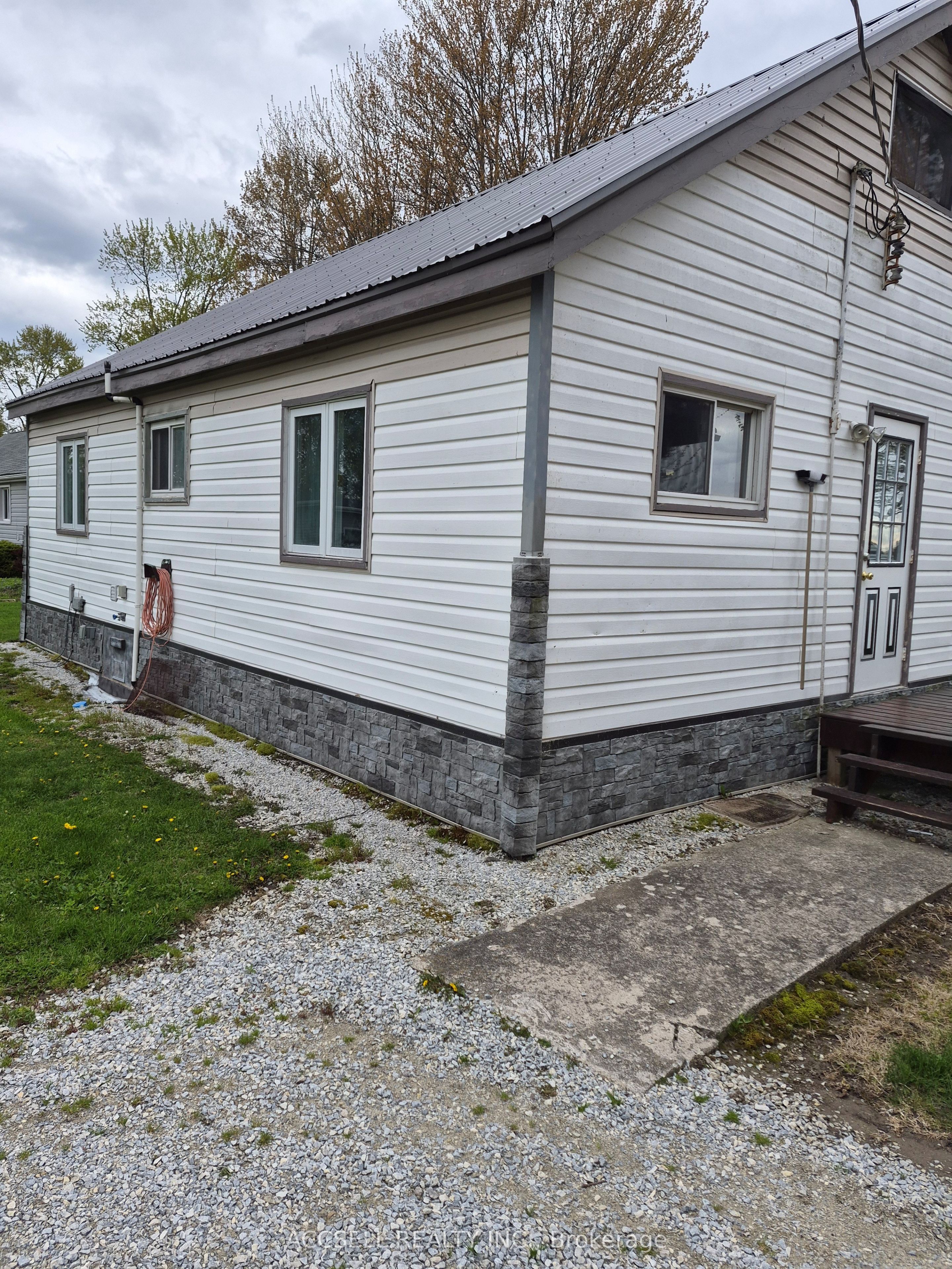 3053 St Clair Parkway, Out of Area, ON N0P 2H0 photo 3