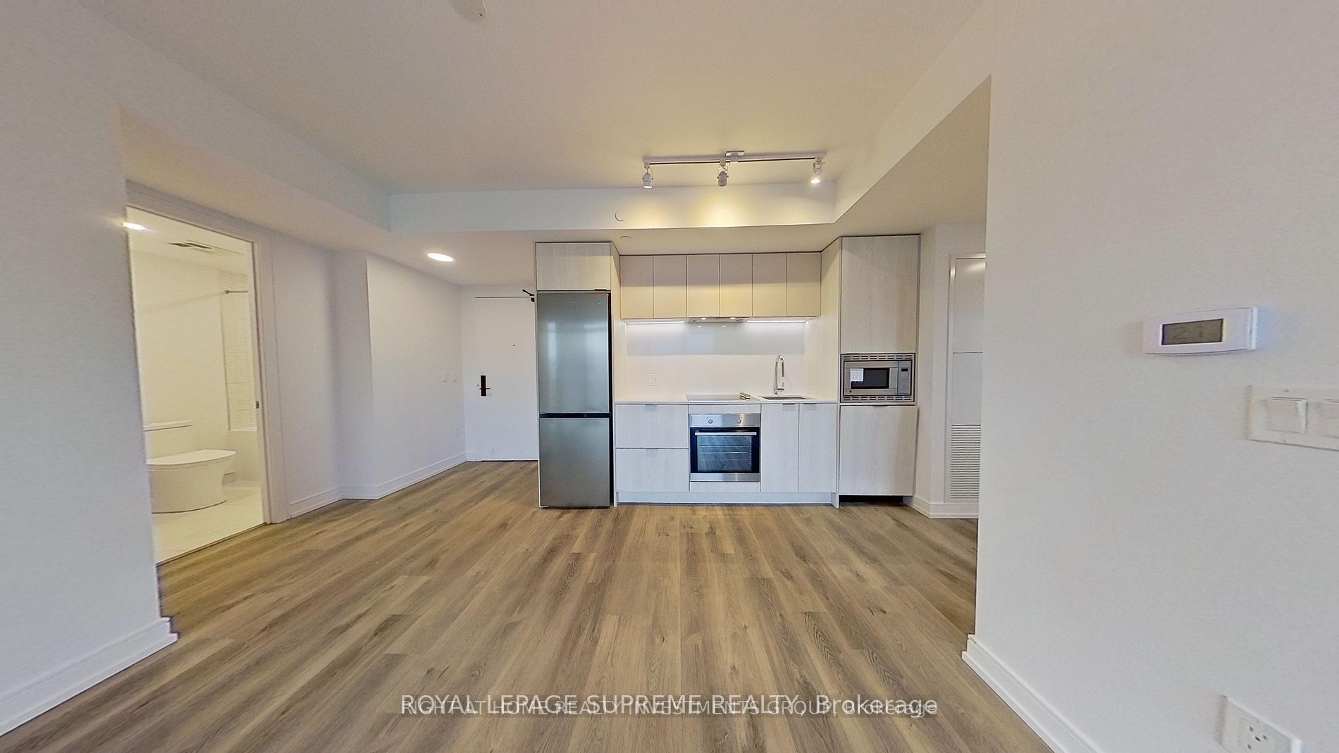 1 Jarvis Street 1322, Hamilton, ON L8R 0A8 photo 2