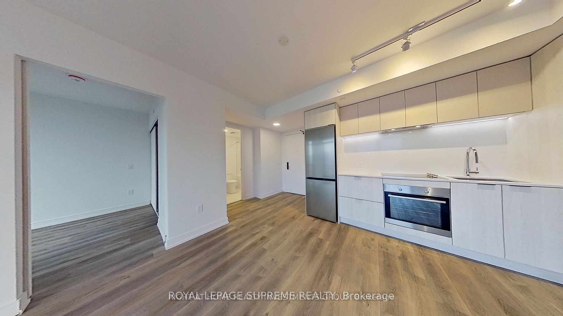 1 Jarvis Street 1322, Hamilton, ON L8R 0A8 photo 3