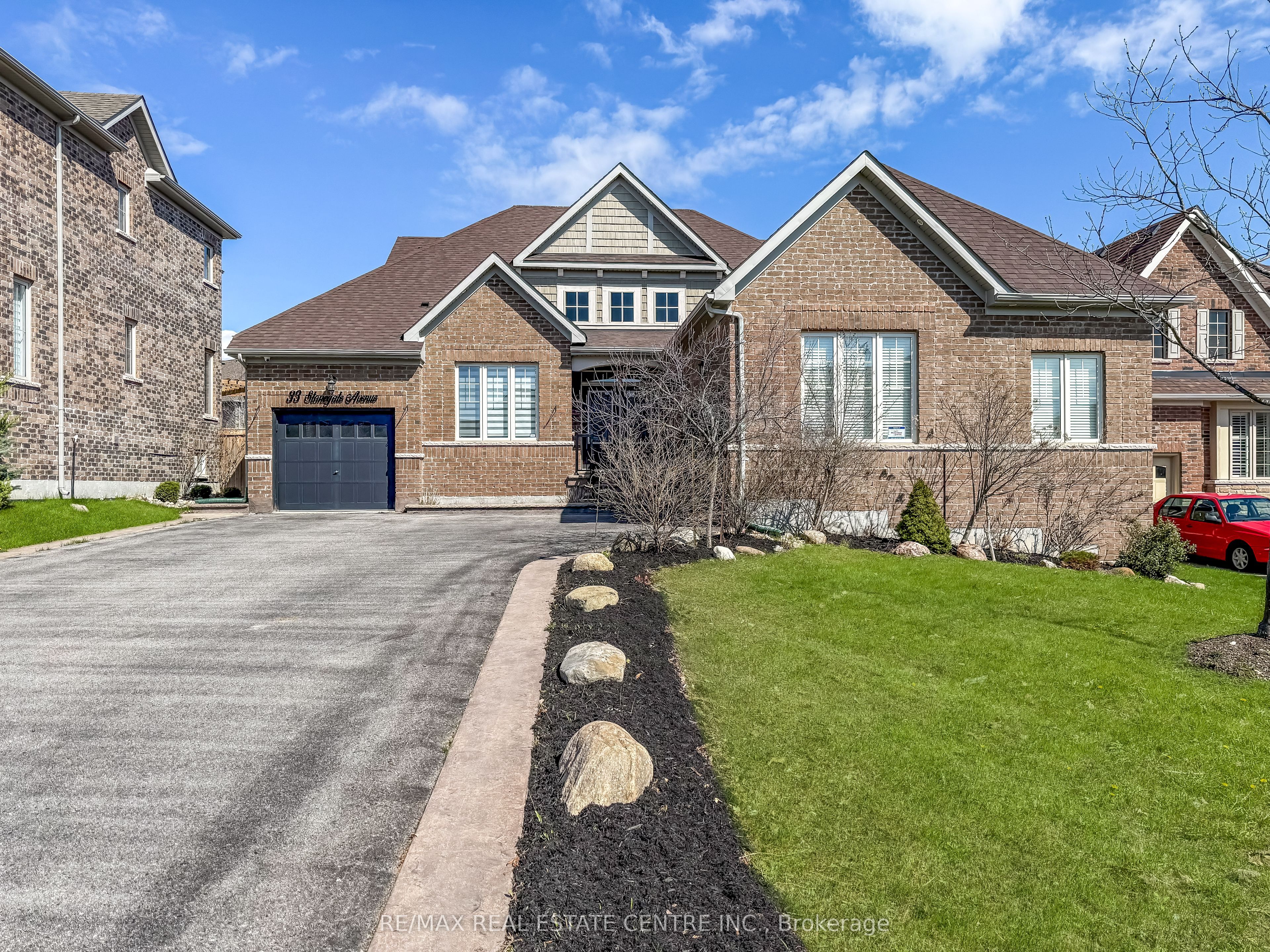 33 Stonegate Avenue, Mono, ON L9W 6X1