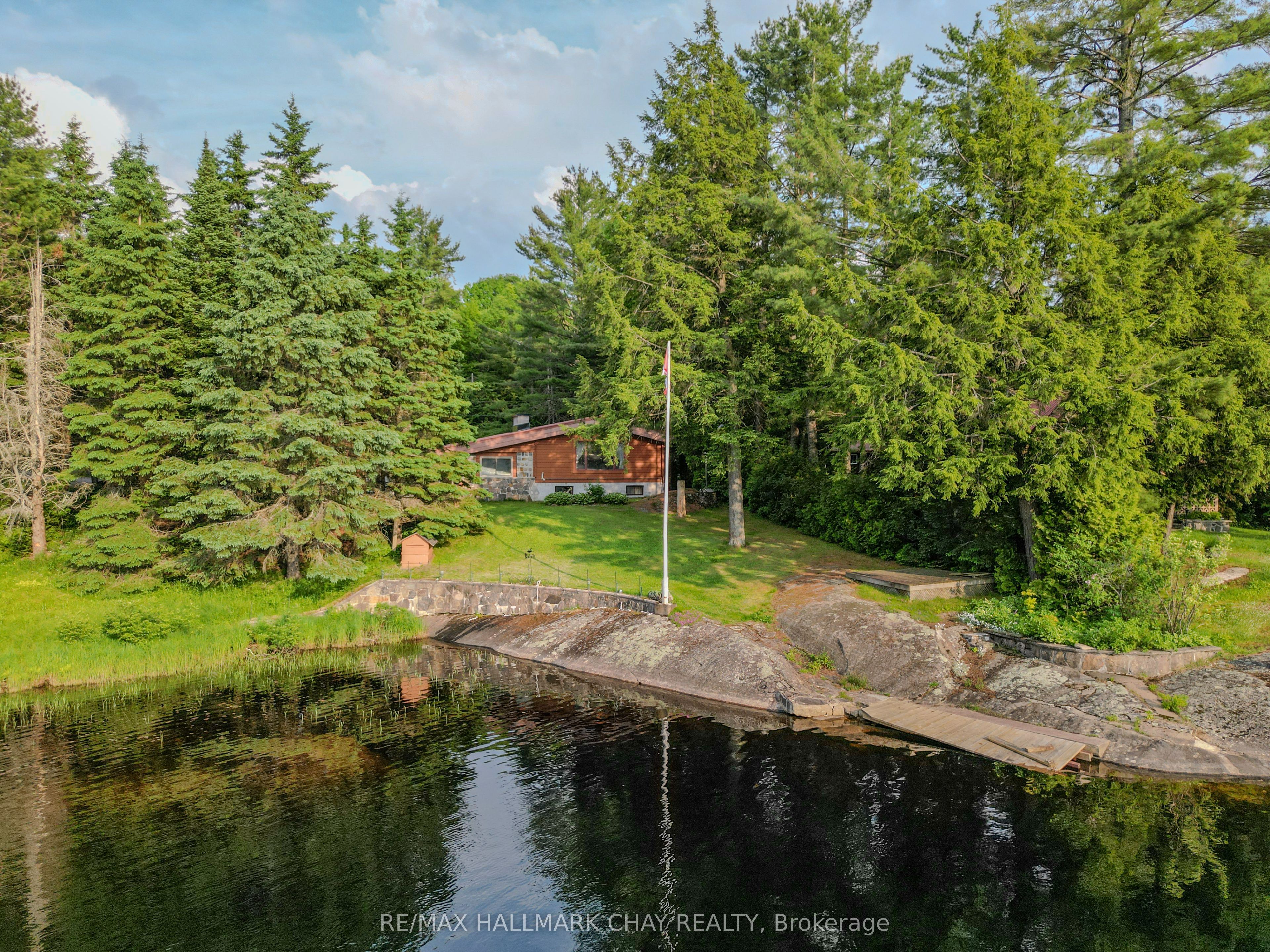 1070 Chaikof Road, Bracebridge, ON P1P 1R3