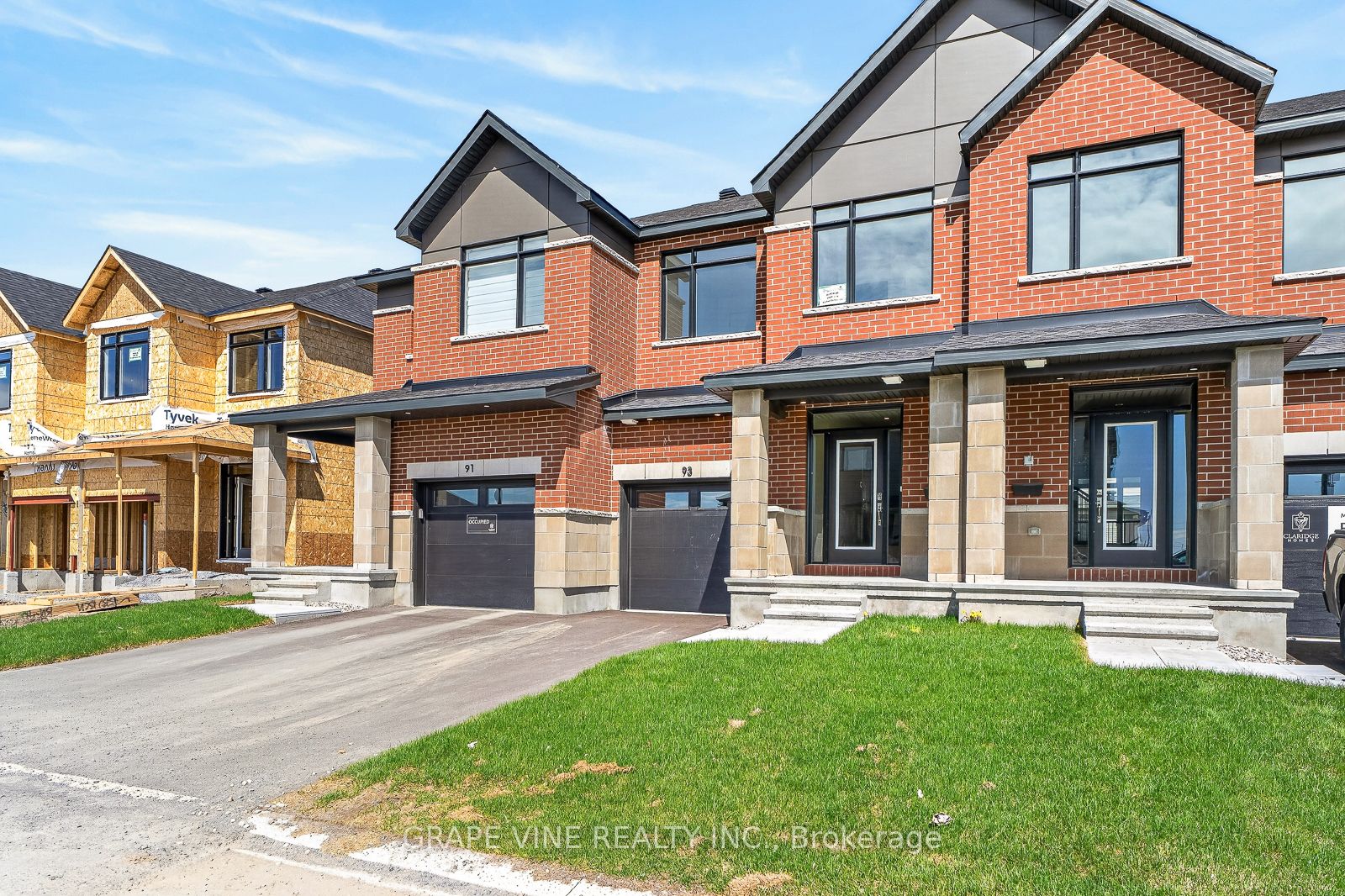 93 San Felice Circle, Kanata, ON K2S 2R9 photo 2