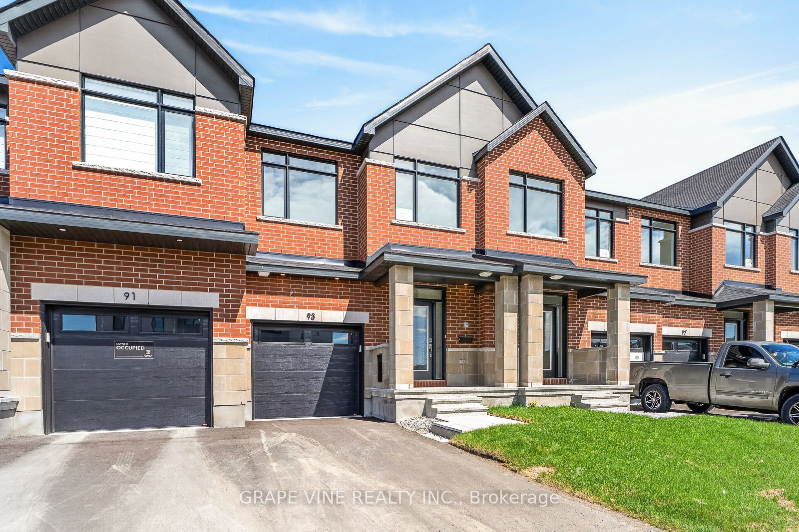 93 San Felice Circle, Kanata, ON K2S 2R9 photo 3