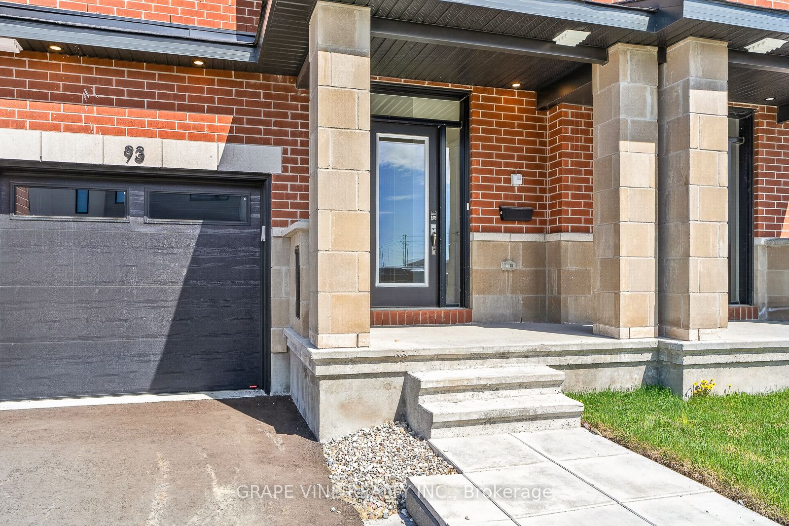 93 San Felice Circle, Kanata, ON K2S 2R9 photo 4