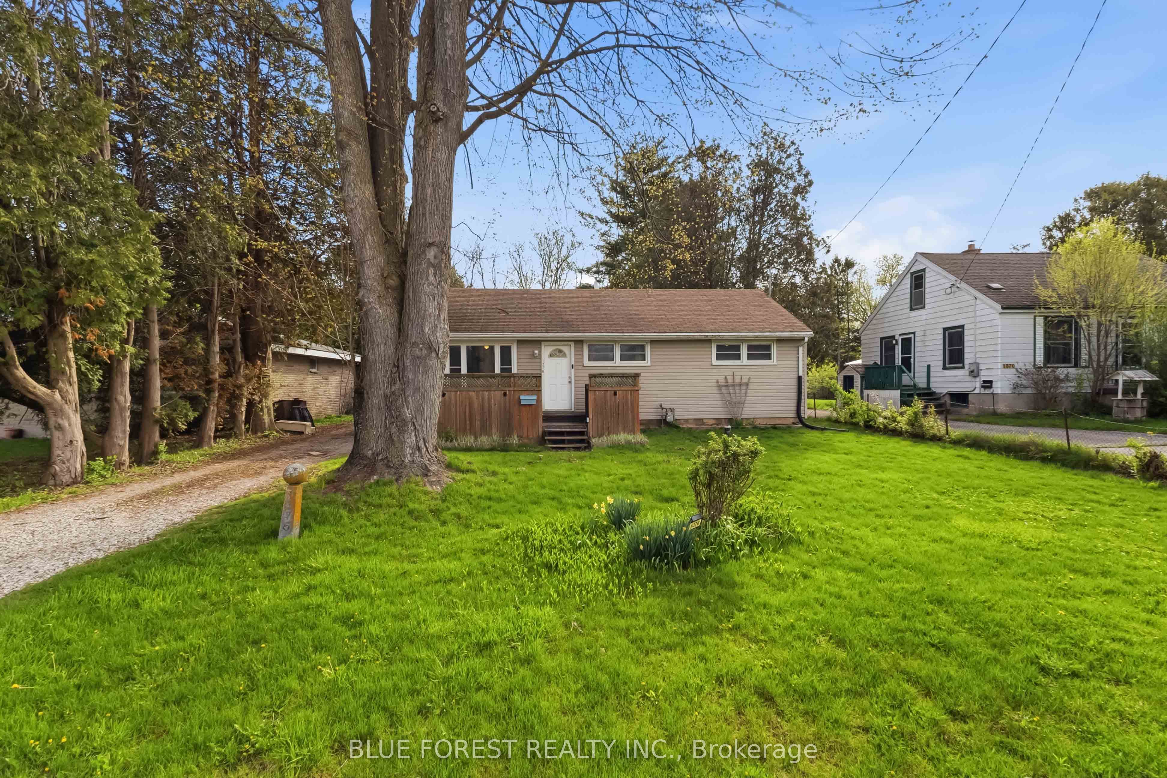 1376 Kostis Avenue, London East, ON N5V 3E2