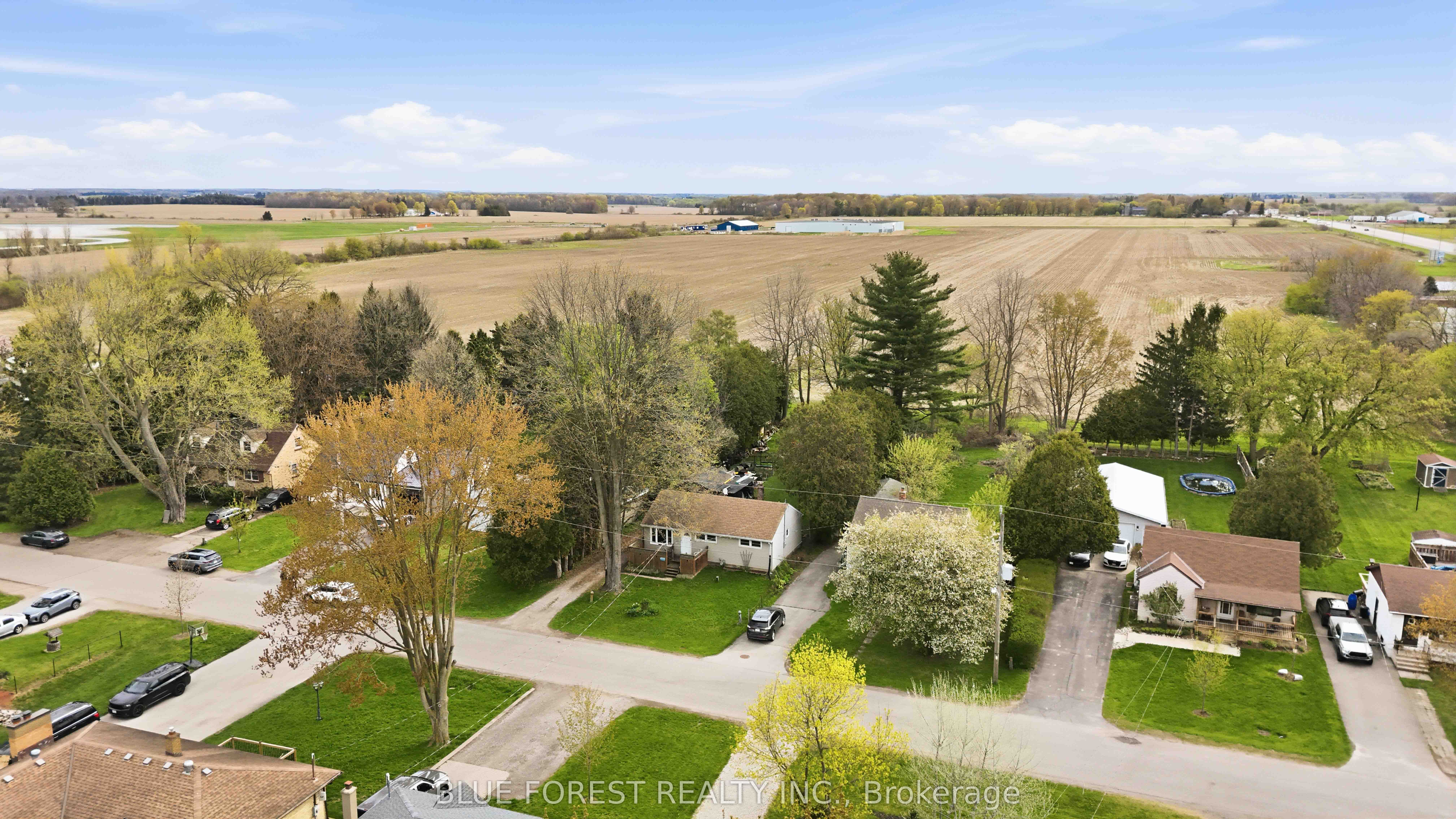 1376 Kostis Avenue, London East, ON N5V 3E2 photo 2