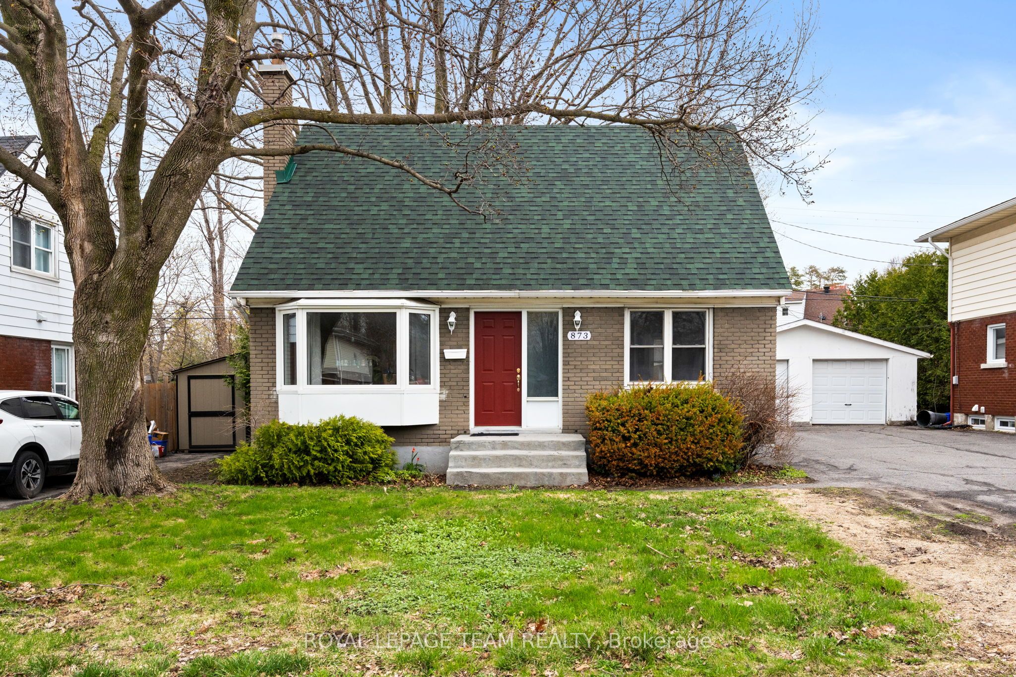 873 Smyth Road, Elmvale Acres and Area, ON K1G 1P4