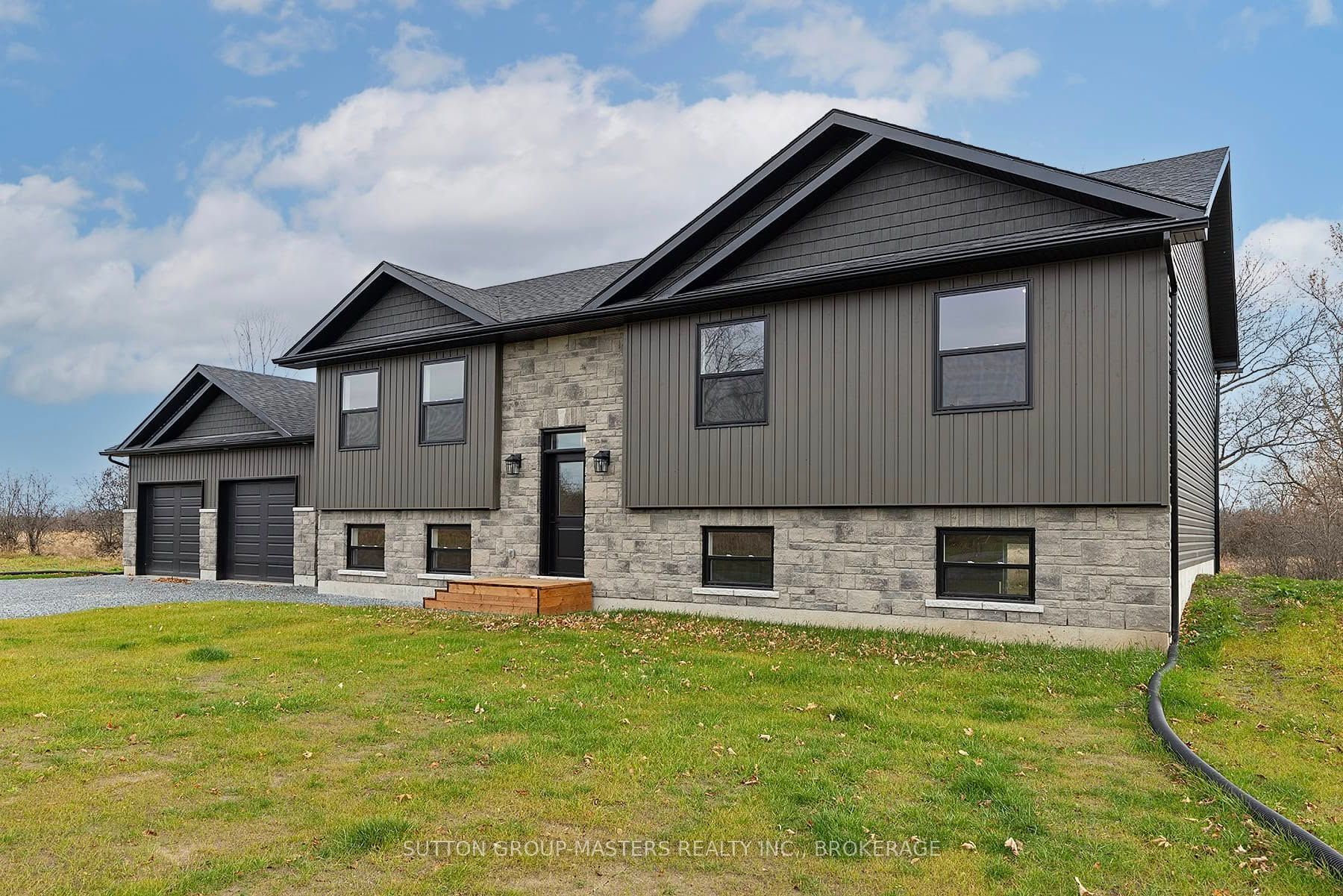 3893 W Round Lake Road W, Frontenac, ON K0H 1X0 photo 2