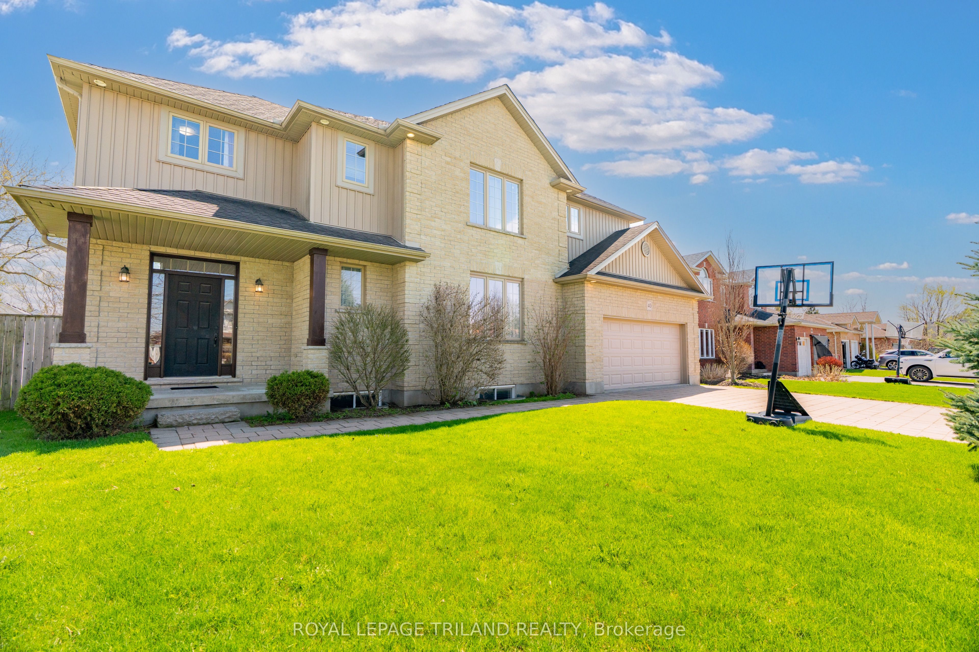 40 FIELDSTONE Crescent, Middlesex Centre, ON N0L 1R0