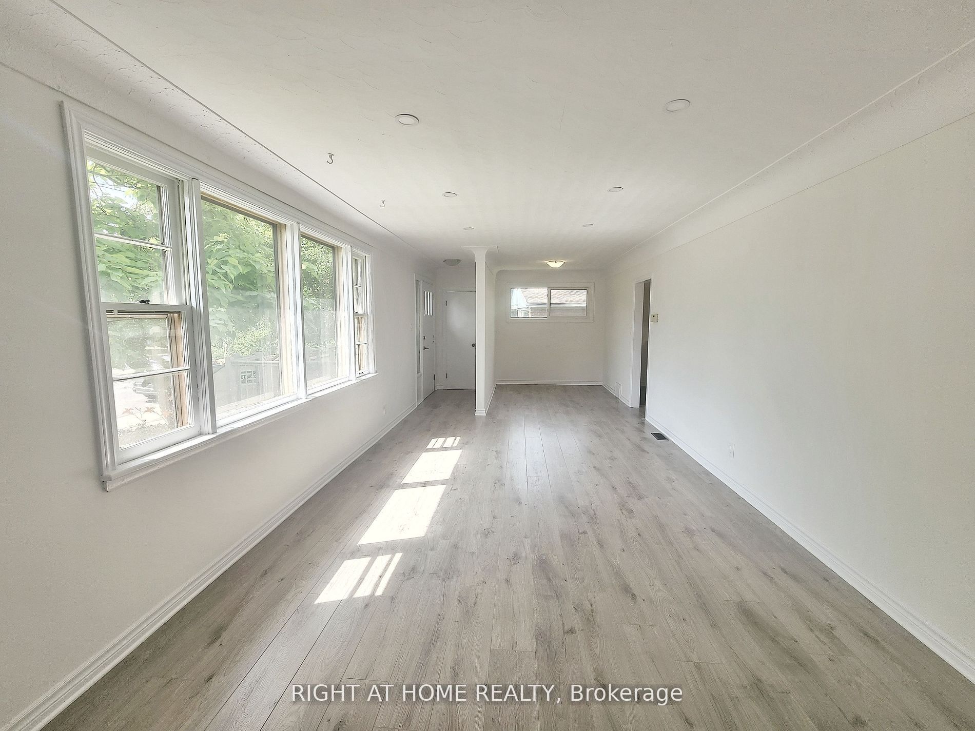 87 Radford Street, Hamilton, ON L8S 3E5