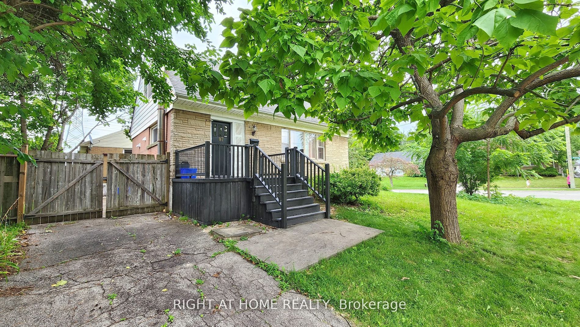 87 Radford Street, Hamilton, ON L8S 3E5 photo 3