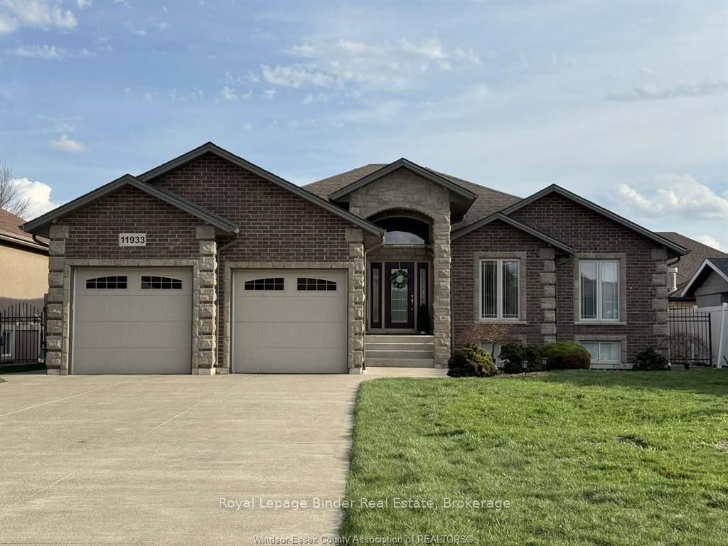 11933 Maisonneuve Street, Tecumseh, ON N8N 1R2