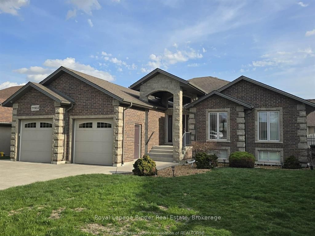 11933 Maisonneuve Street, Tecumseh, ON N8N 1R2 photo 2