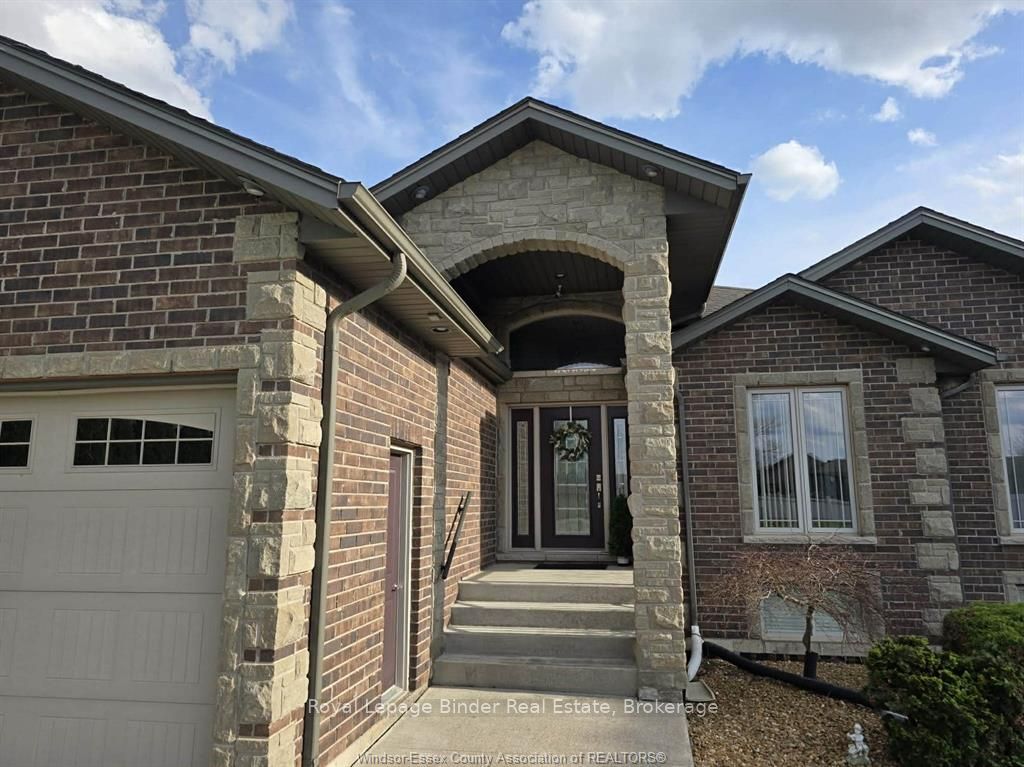 11933 Maisonneuve Street, Tecumseh, ON N8N 1R2 photo 3