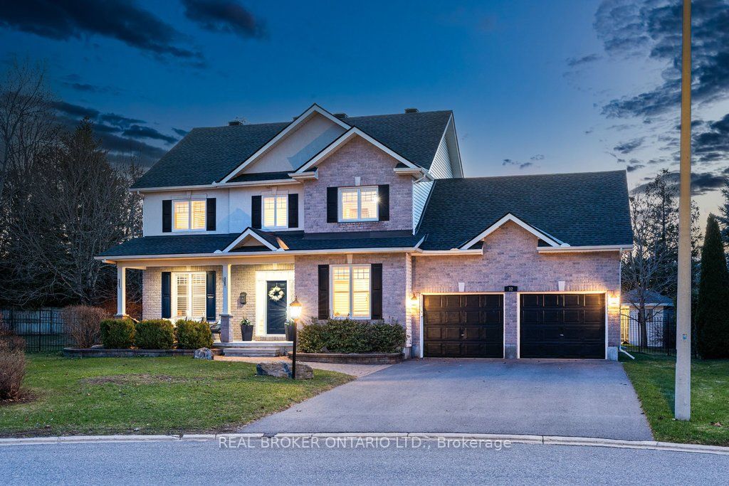 32 Feldspar Crescent, Stittsville - Munster - Richmond, ON K2S 1Y3