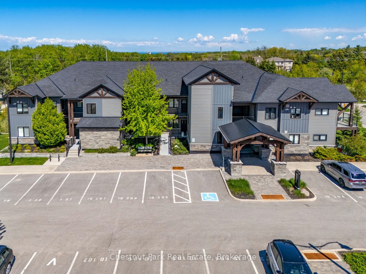 10 Beckwith Lane 106, Blue Mountains, ON L9Y 0A4 photo 4