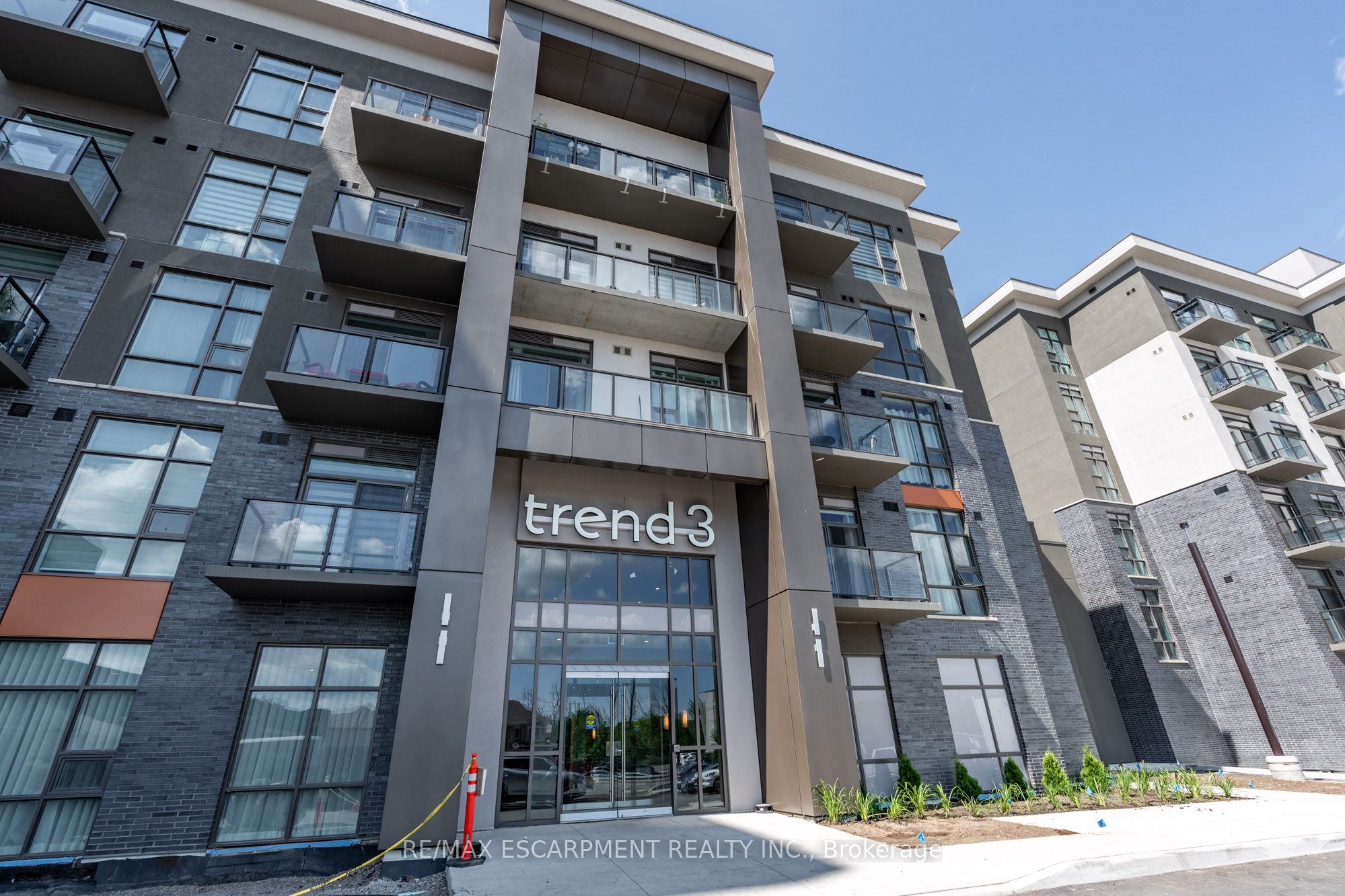 470 Dundas Street E 225, Hamilton, ON L8B 2A6 photo 3