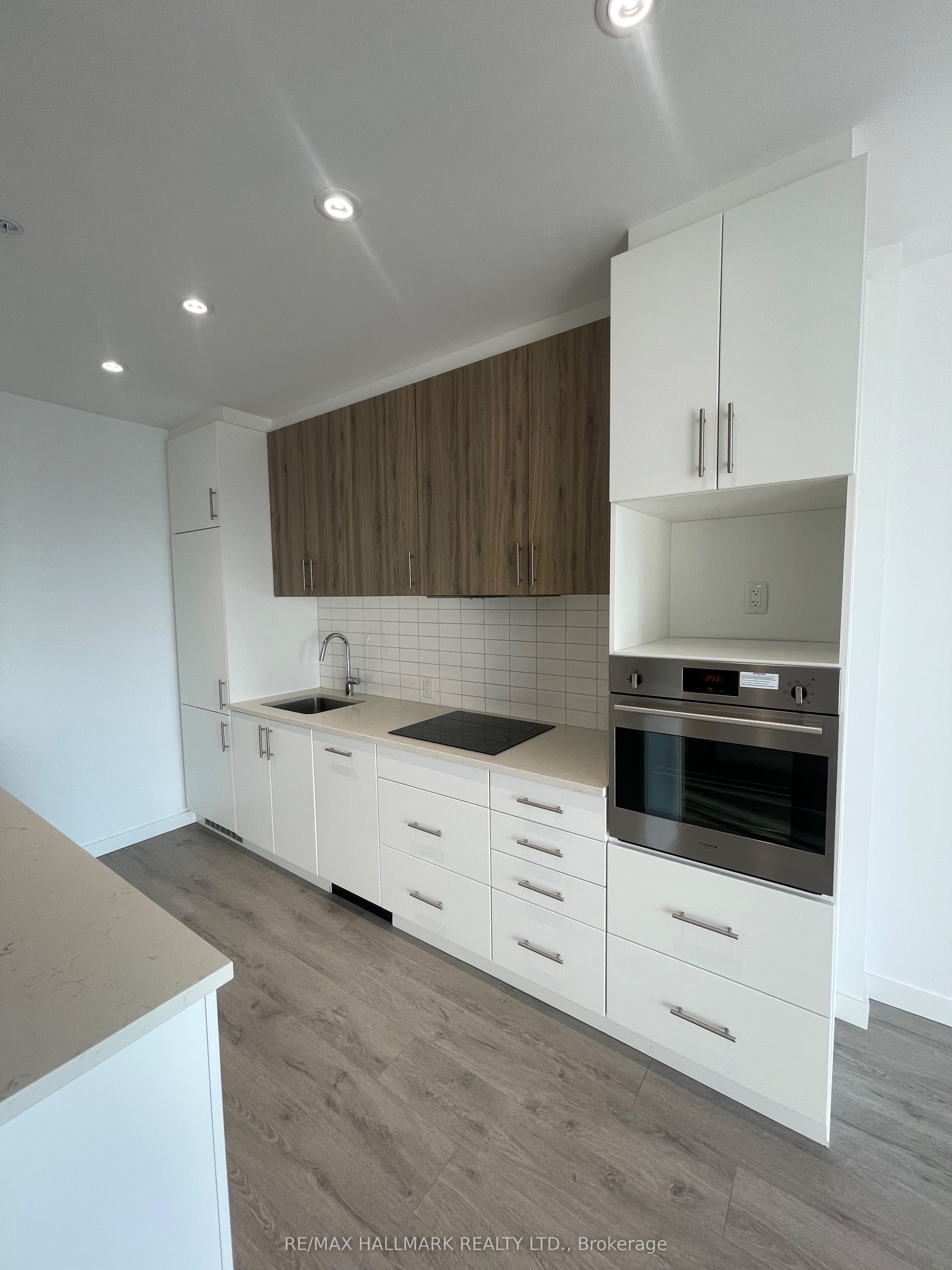 181 King Street S 1009, Waterloo, ON N2J 0E7 photo 5