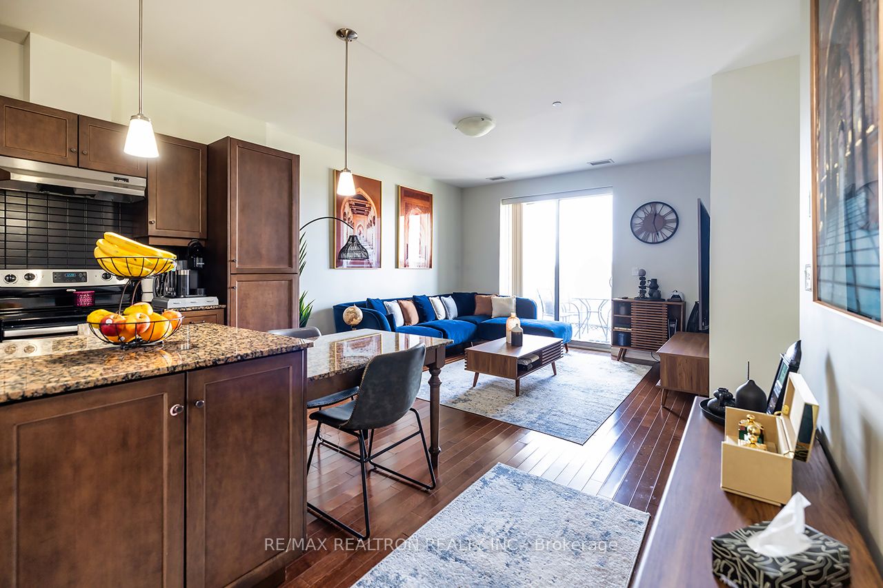 223 Erb Street W 604, Waterloo, ON N2L 0B3